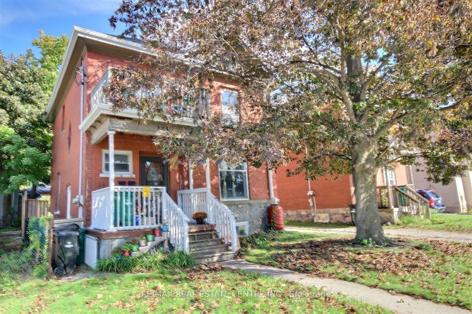 223 Water Street N Street Property Photo 1