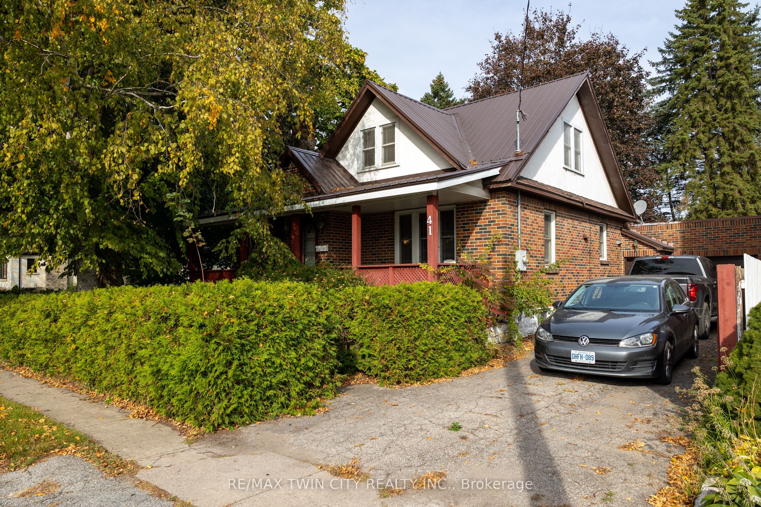 41 Church Street E Property Photo 2