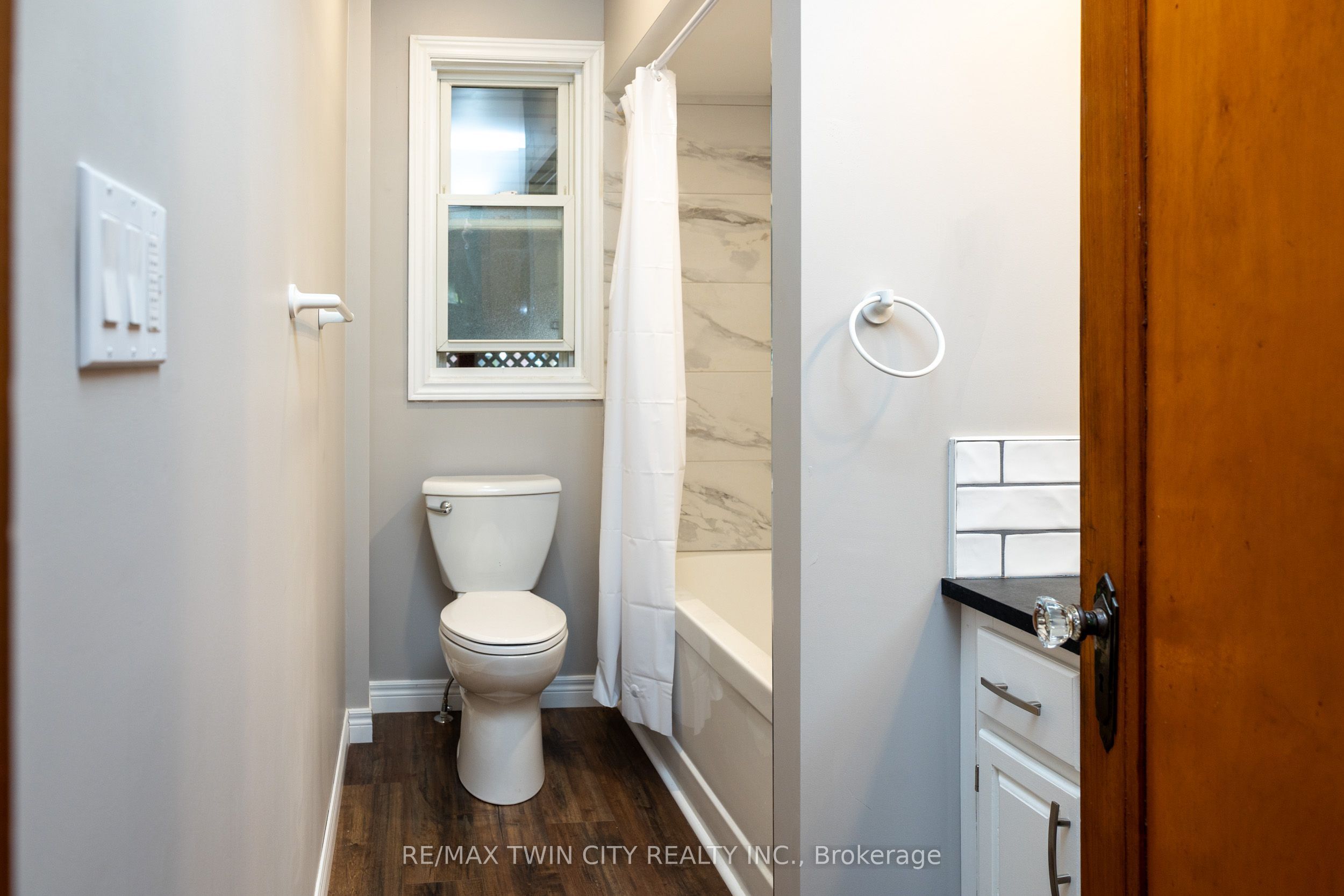 41 Church Street E Property Photo 12
