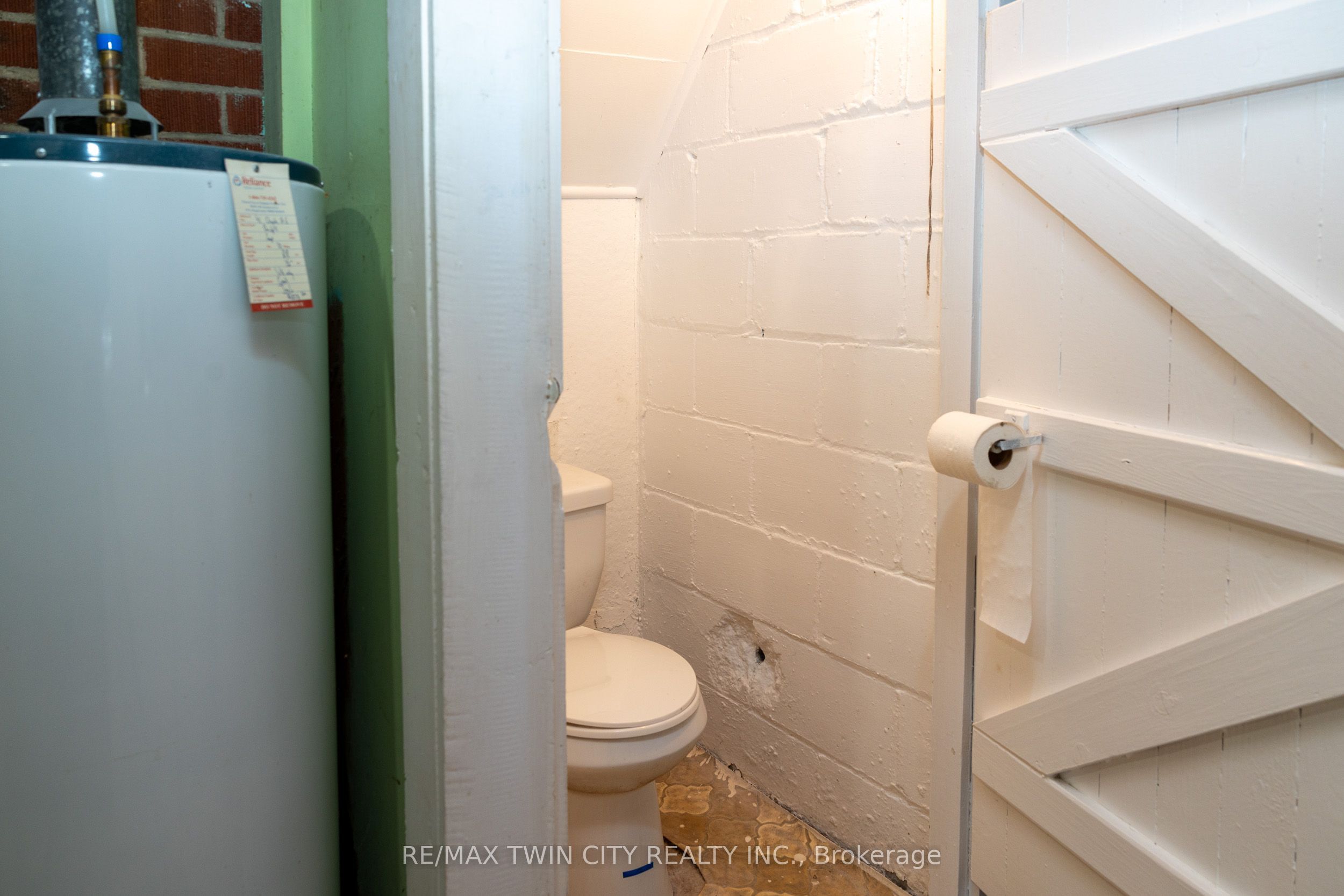 41 Church Street E Property Photo 18