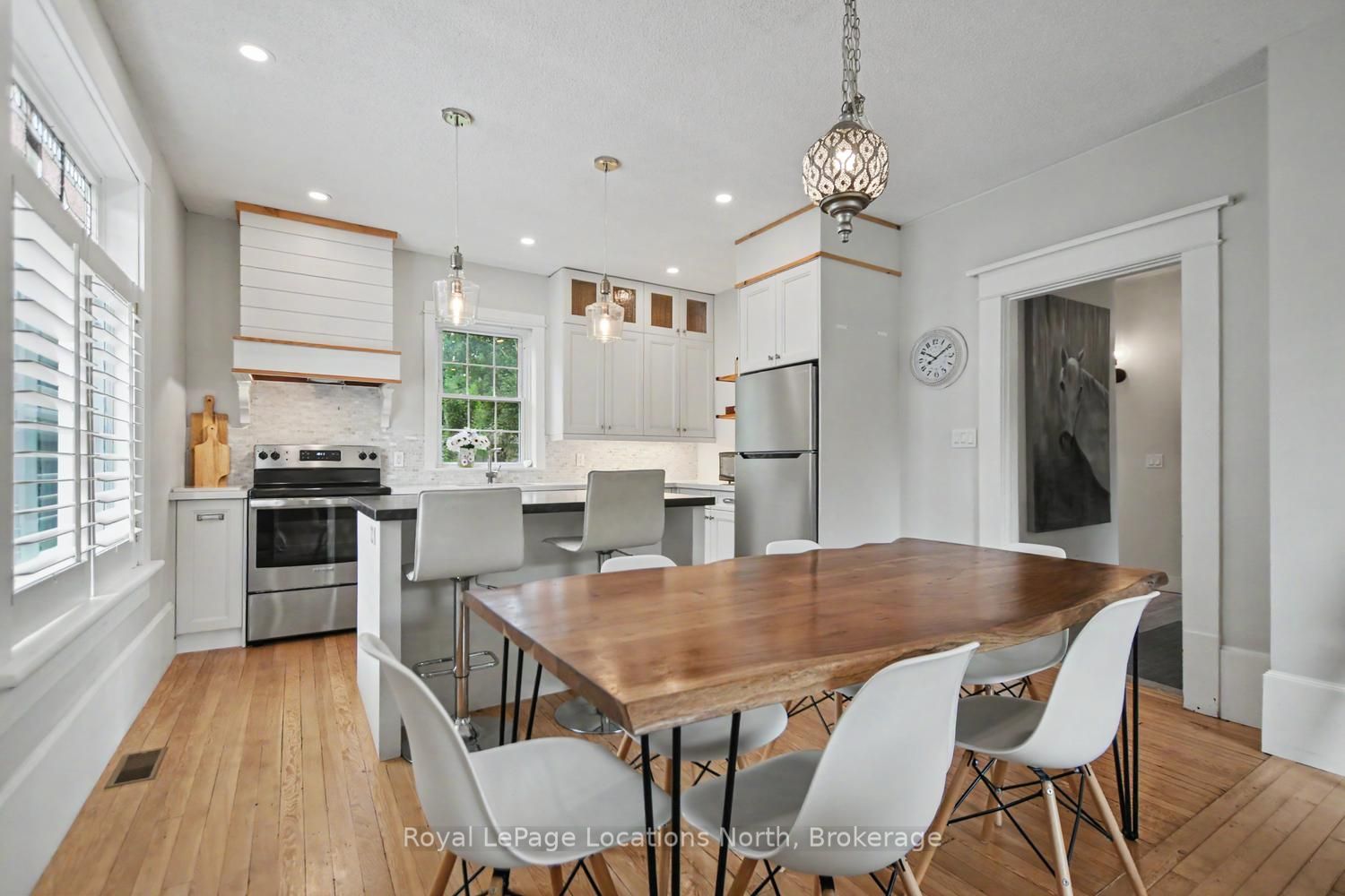 135 Marshall Street E Property Photo 8