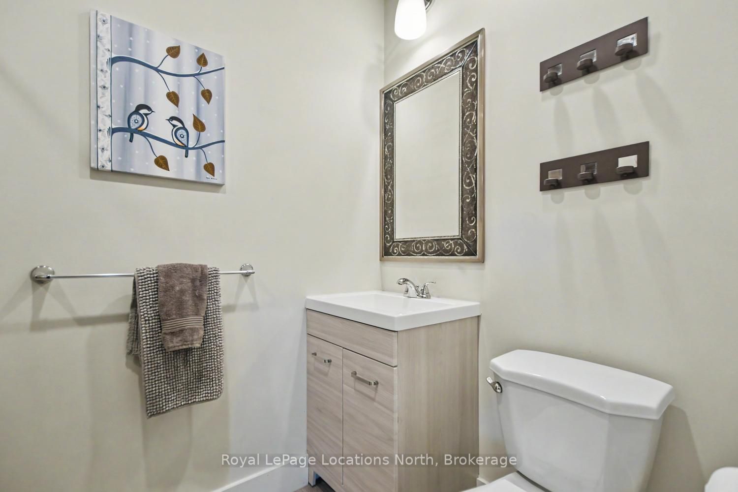 135 Marshall Street E Property Photo 15
