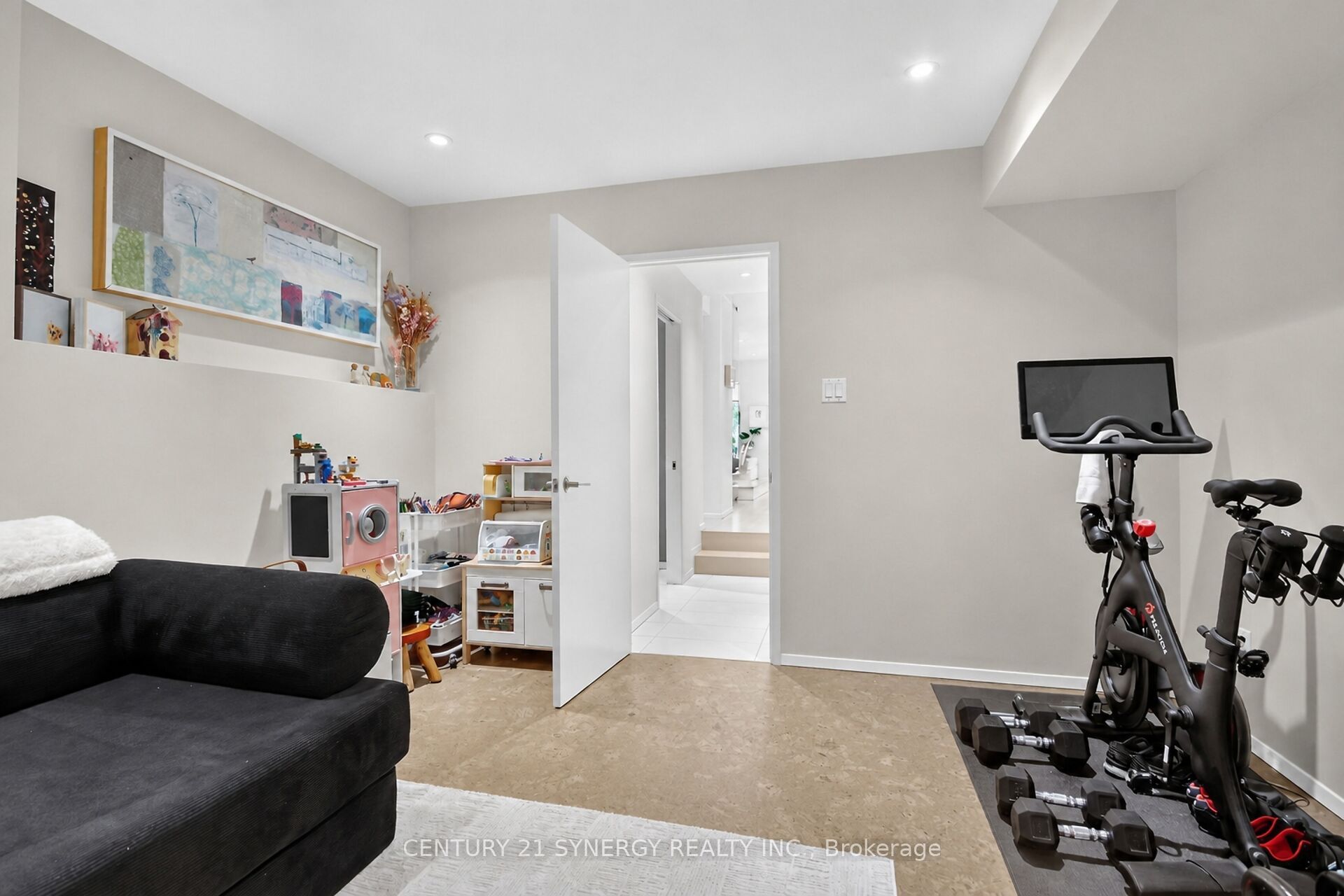24 Stonehurst Avenue Property Photo 12