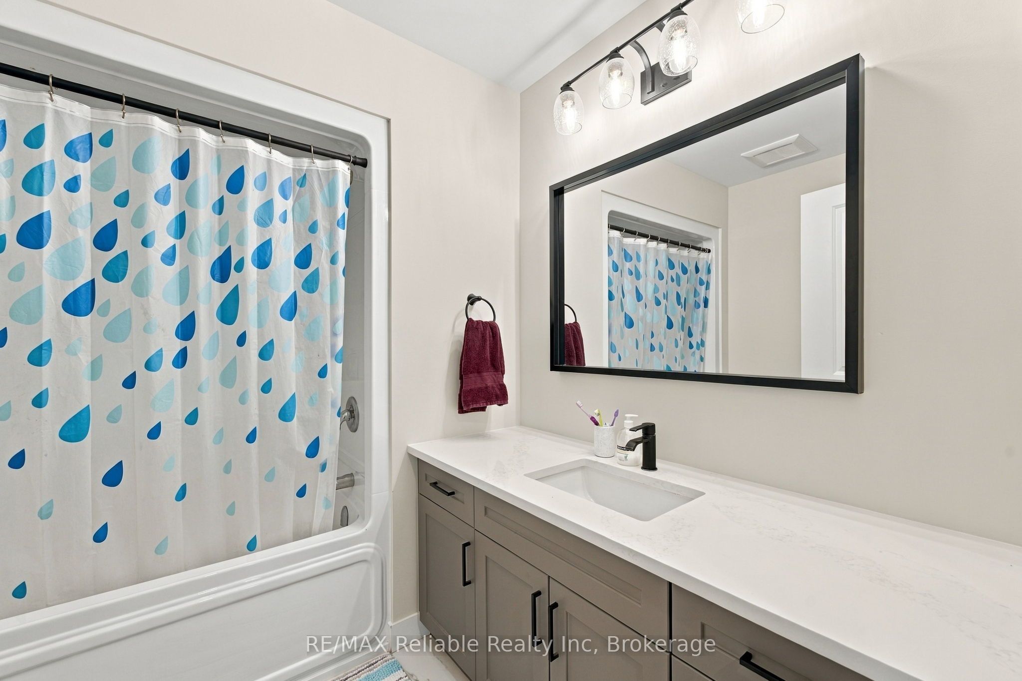 236 Beech Street Property Photo 24