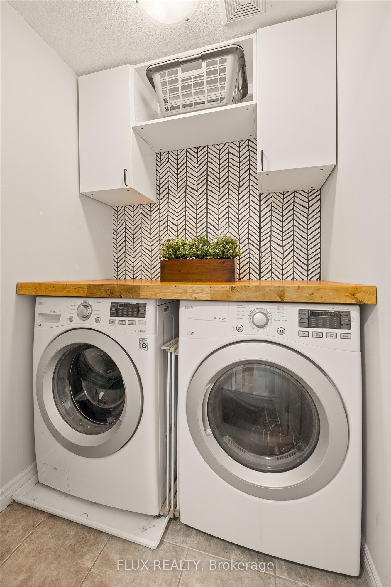 163 William Street Property Photo 26
