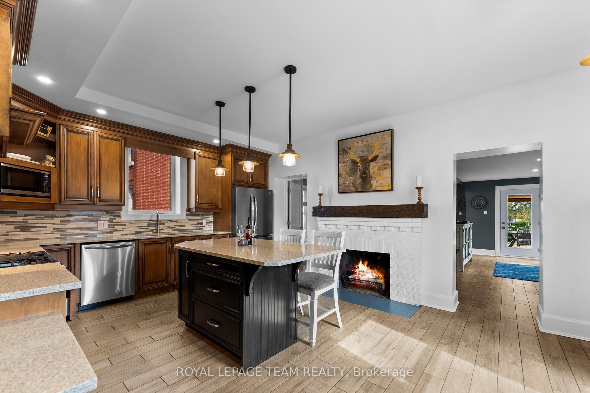 729 Raglan Street S Property Photo 12
