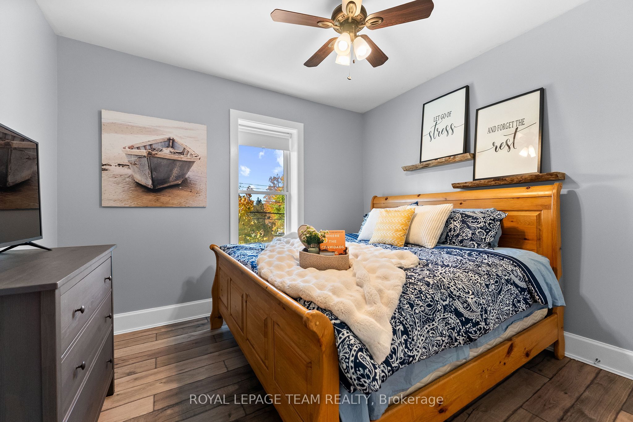 729 Raglan Street S Property Photo 19