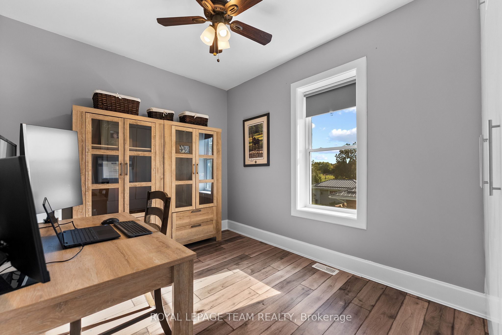 729 Raglan Street S Property Photo 21