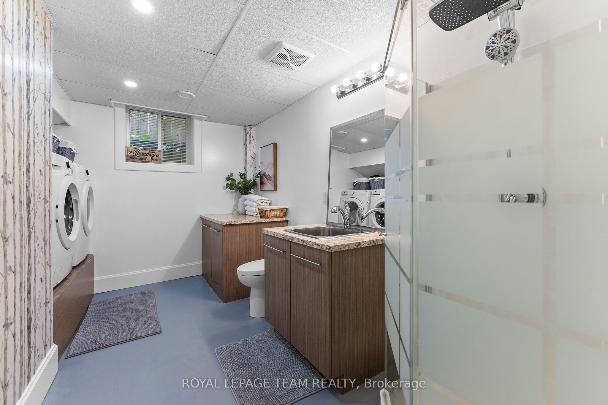 729 Raglan Street S Property Photo 25