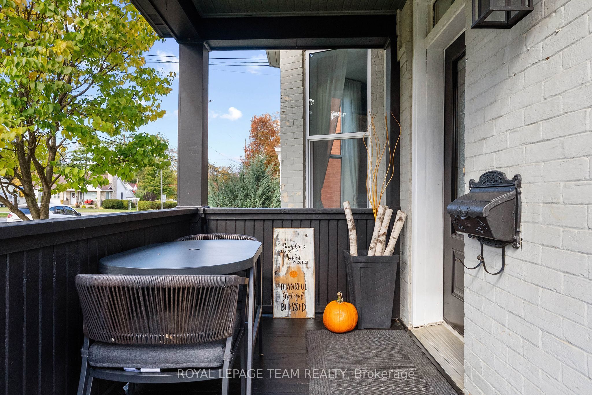 729 Raglan Street S Property Photo 26