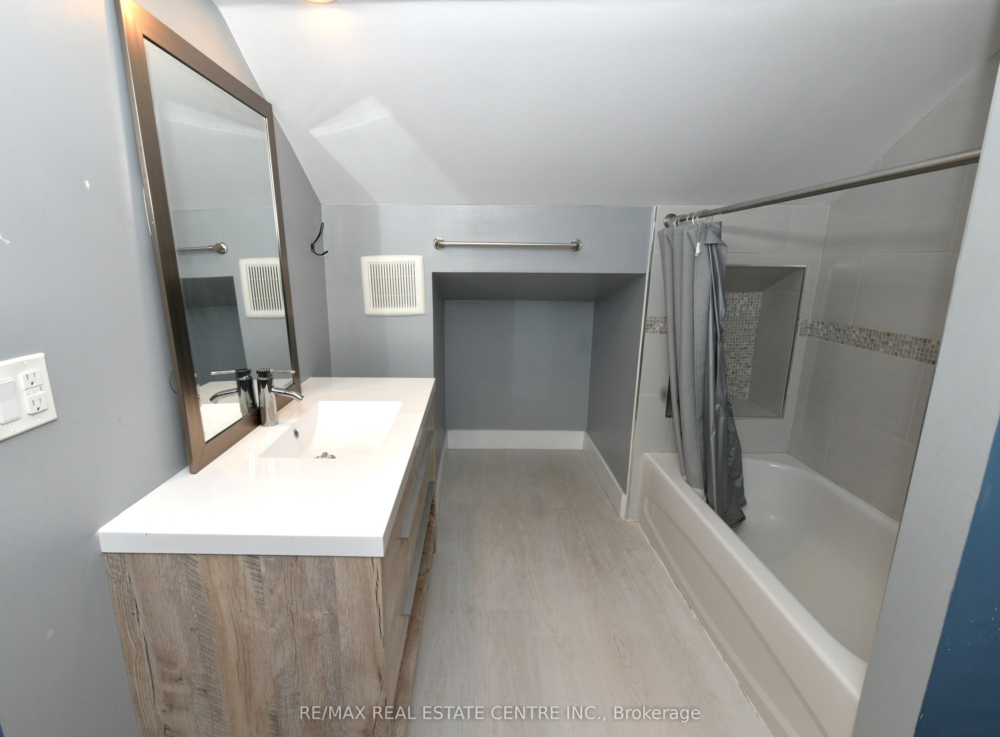 10 Meda Street Property Photo 24