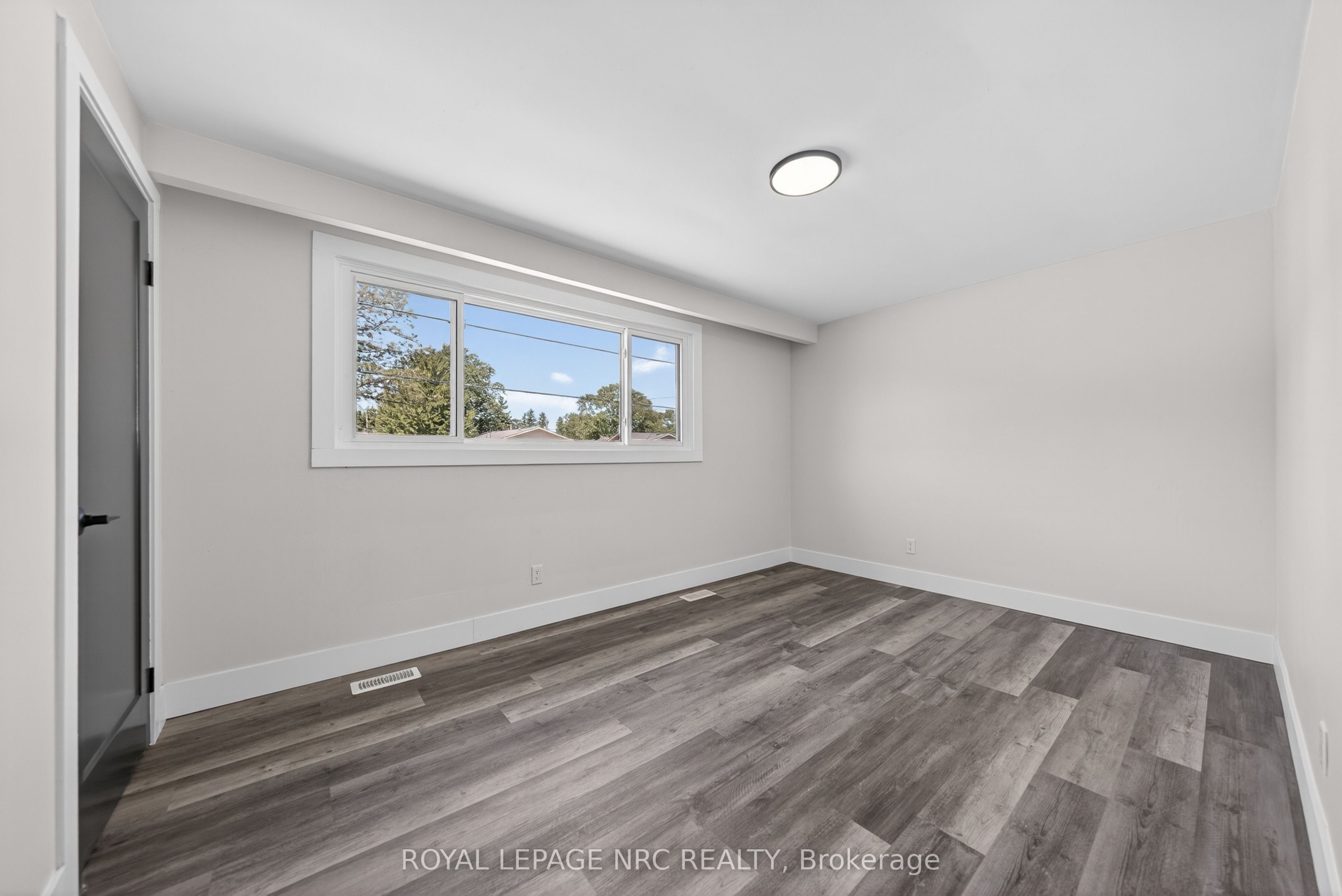 970 Parkdale Avenue Property Photo 20