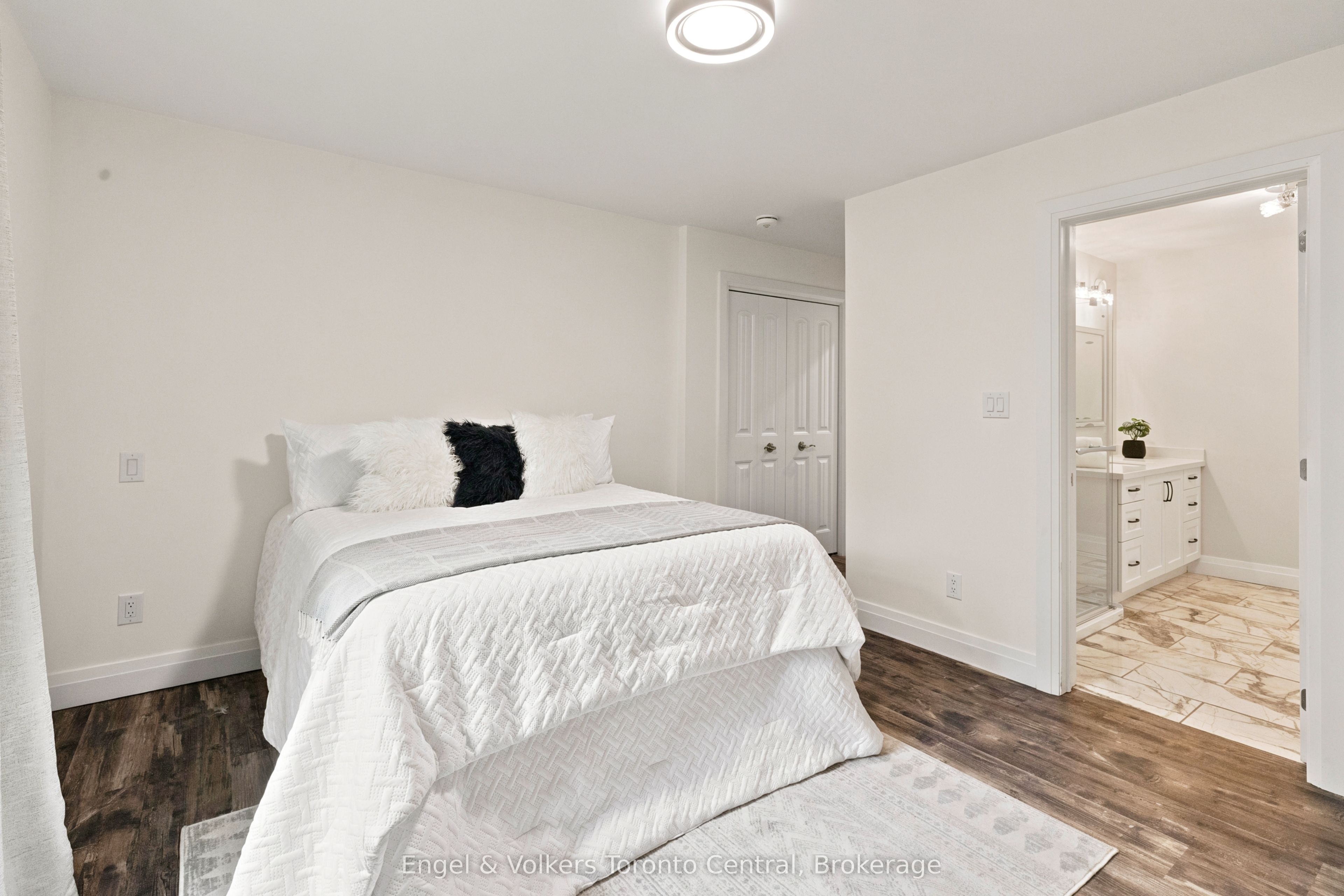 37 Spencer Street Property Photo 12