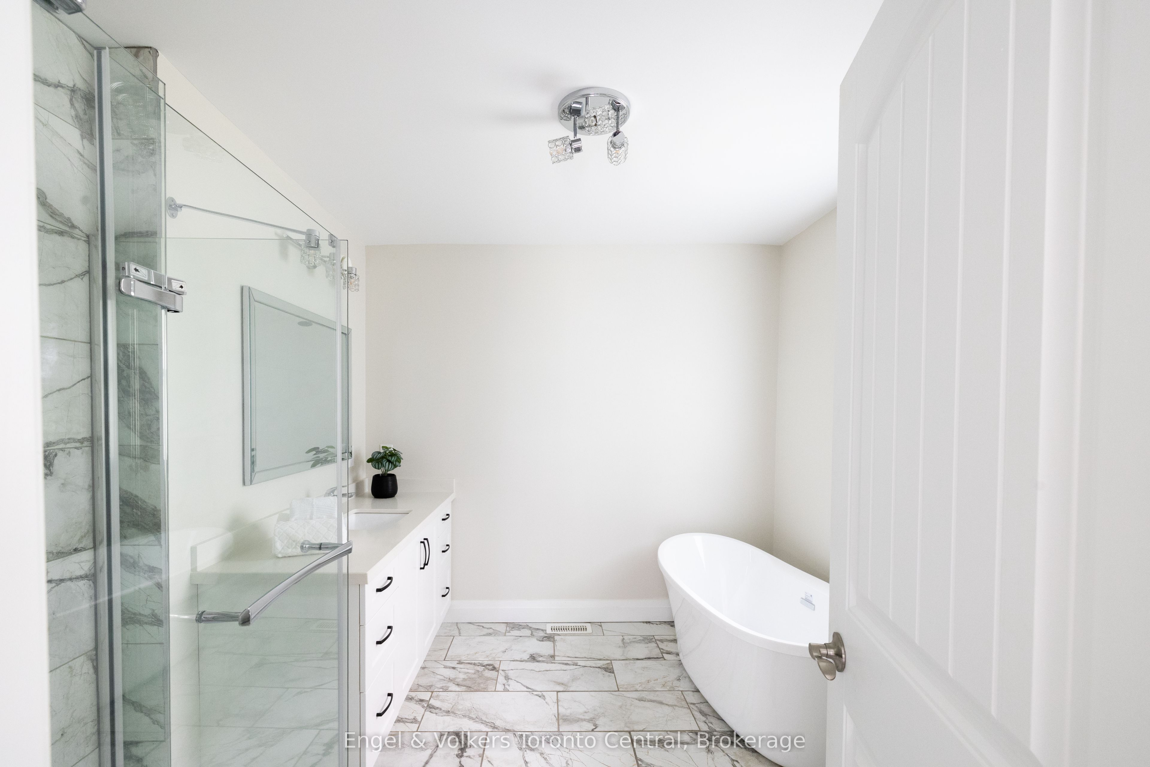 37 Spencer Street Property Photo 13