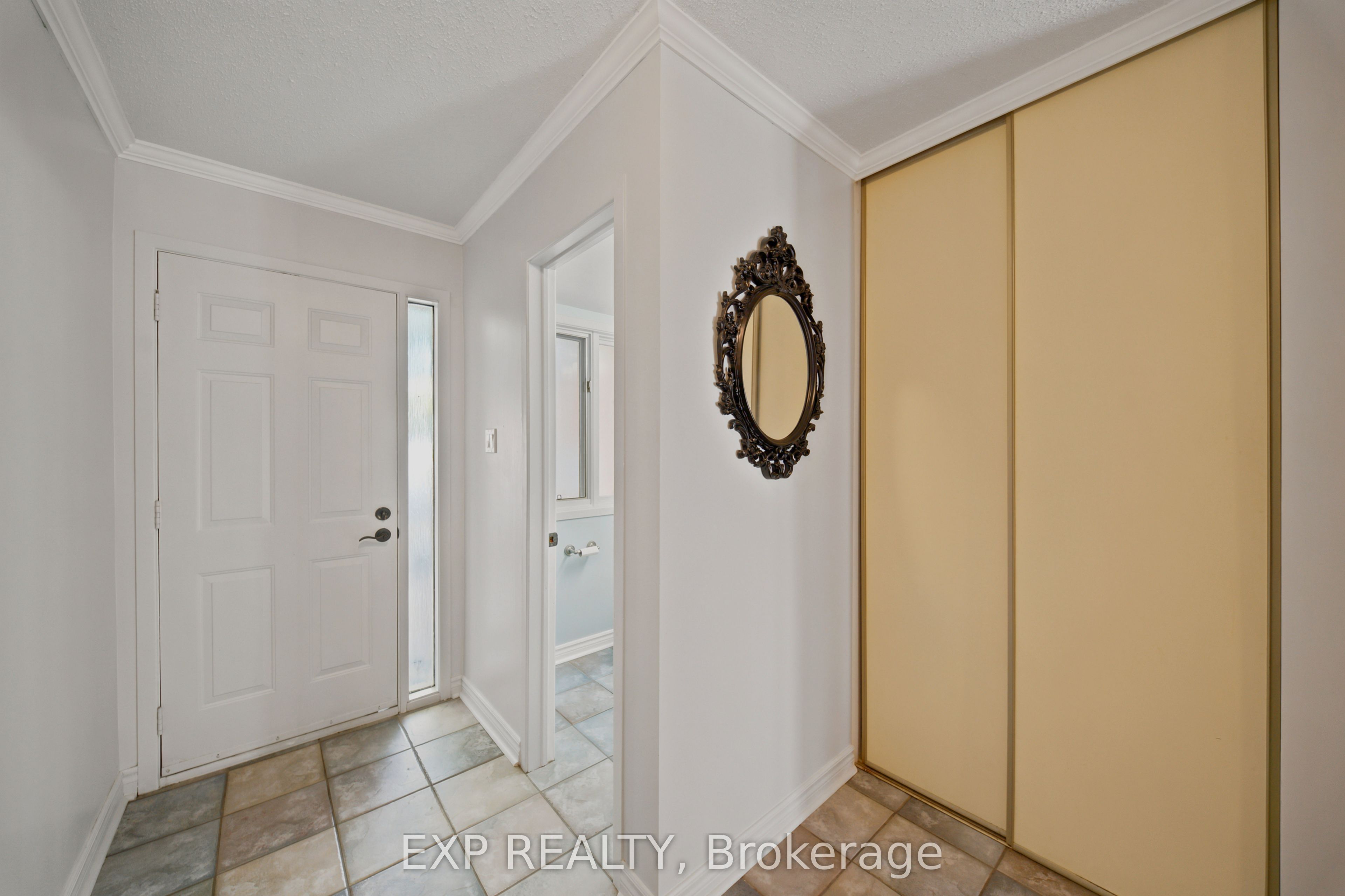 574 Latour Crescent Property Photo 2