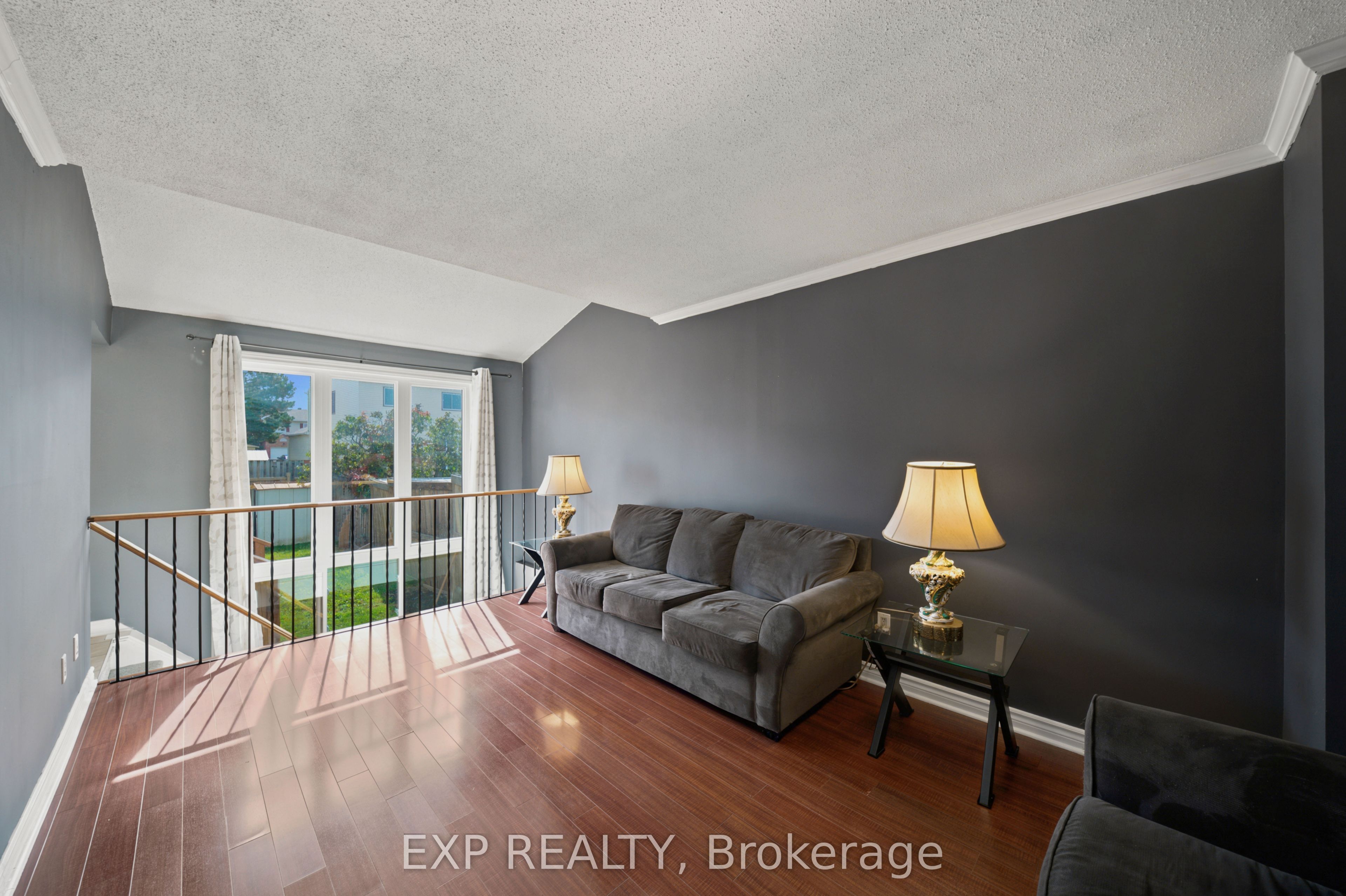 574 Latour Crescent Property Photo 4