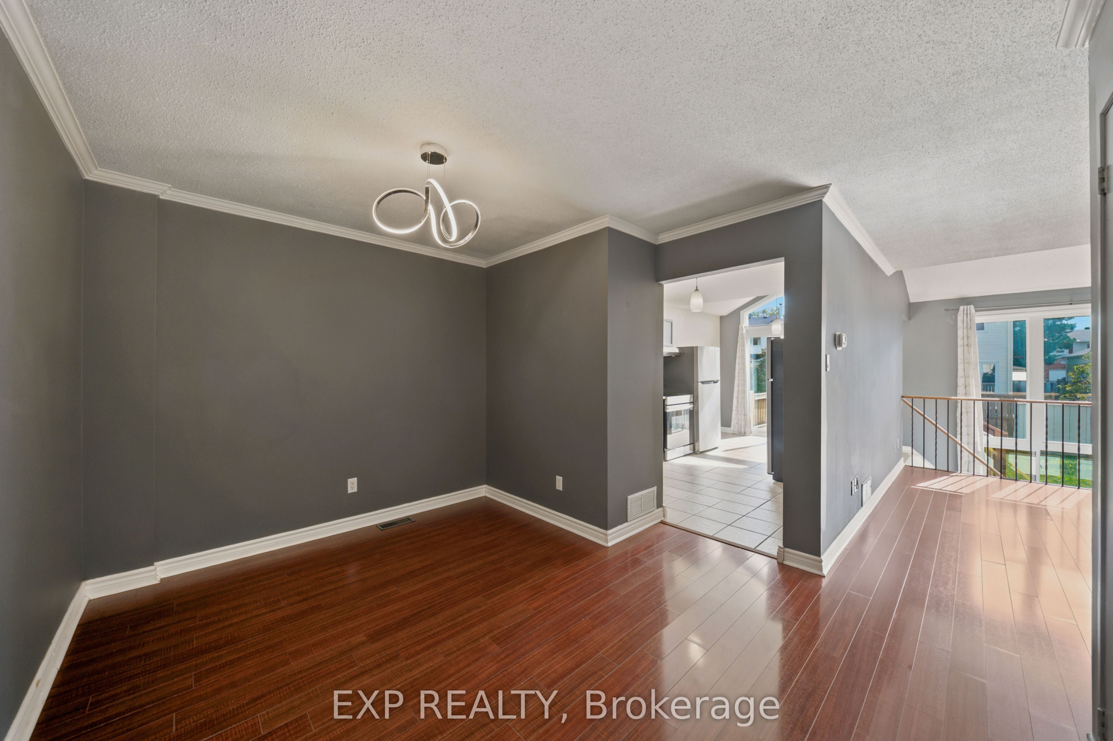 574 Latour Crescent Property Photo 6