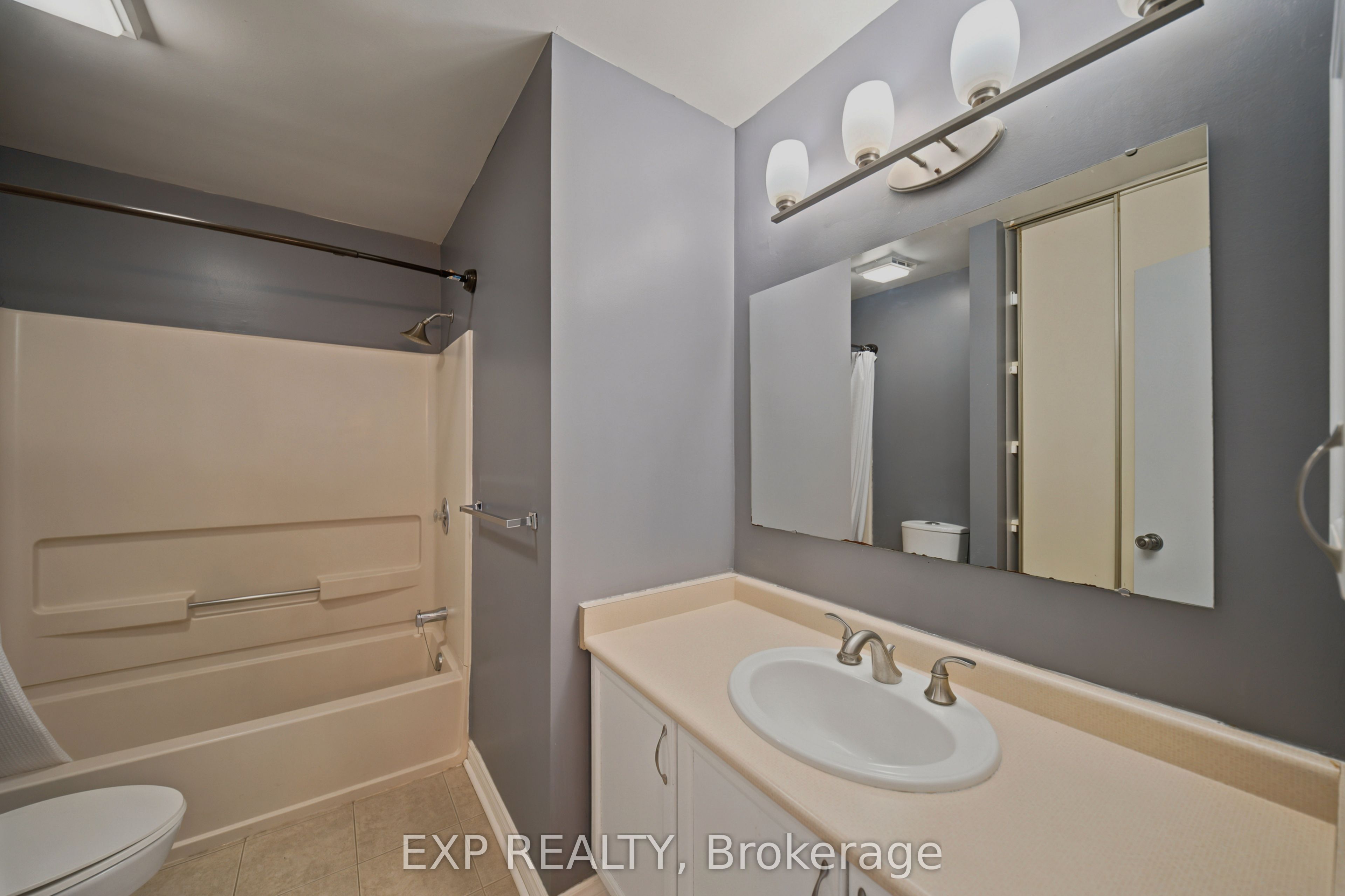 574 Latour Crescent Property Photo 21