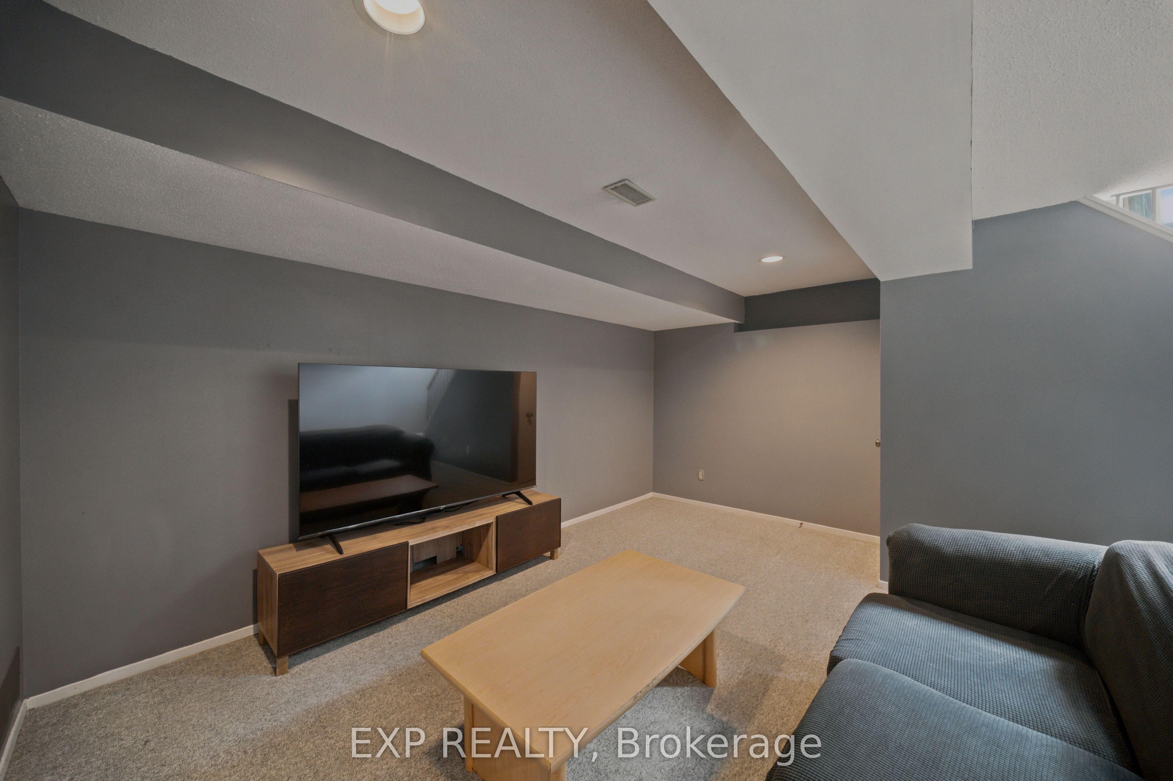 574 Latour Crescent Property Photo 24