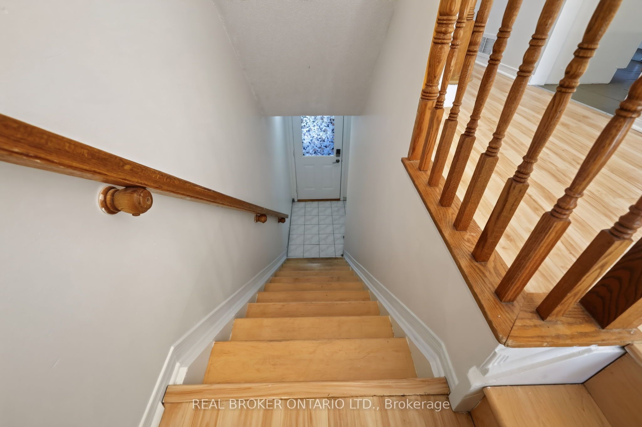108 Centrepointe Drive G Property Photo 4