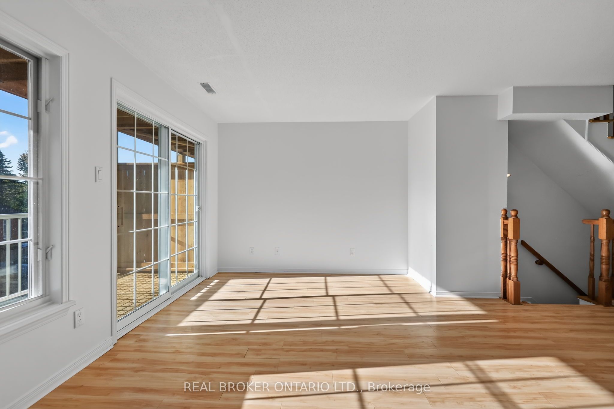 108 Centrepointe Drive G Property Photo 9