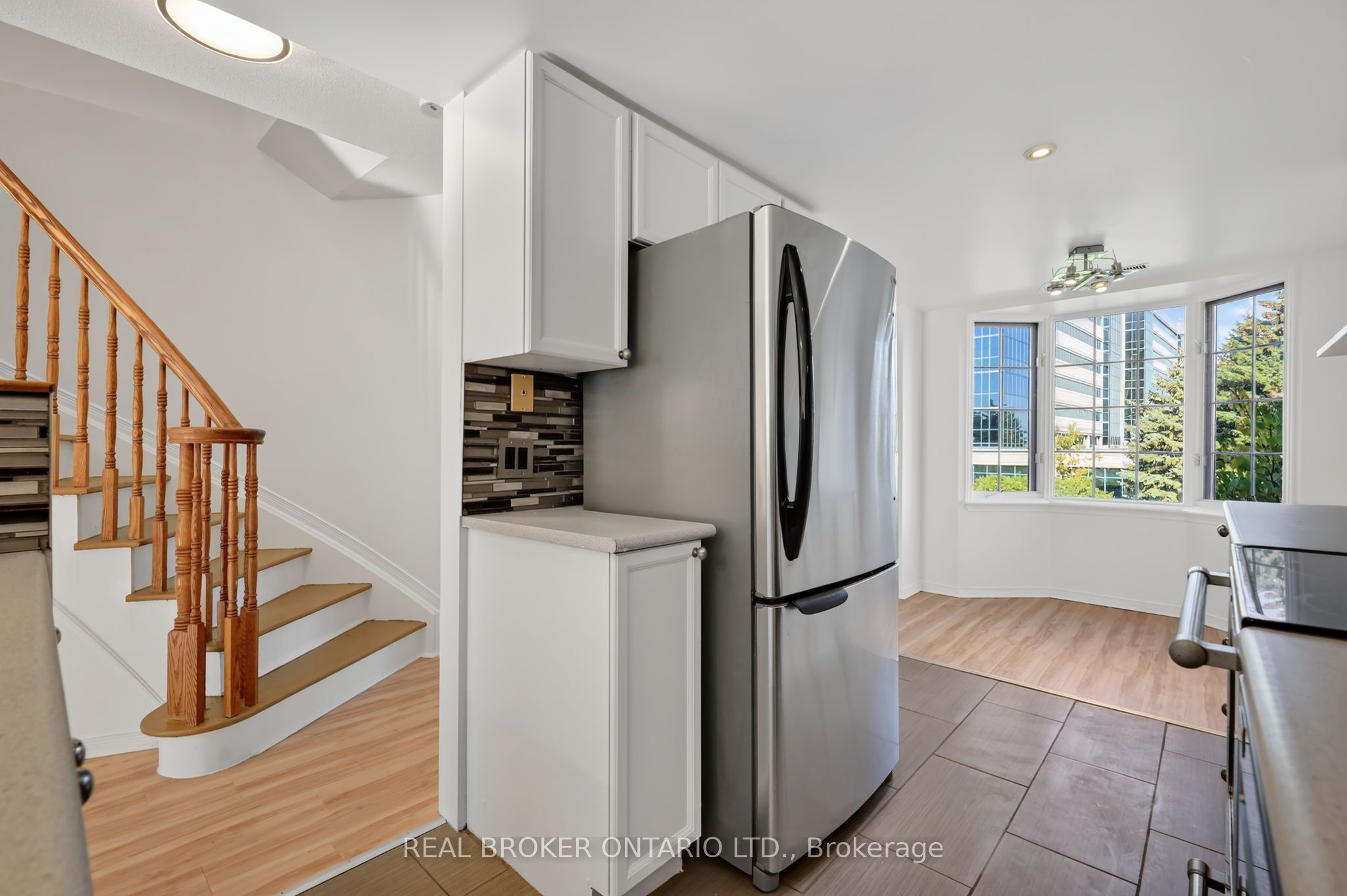 108 Centrepointe Drive G Property Photo 15