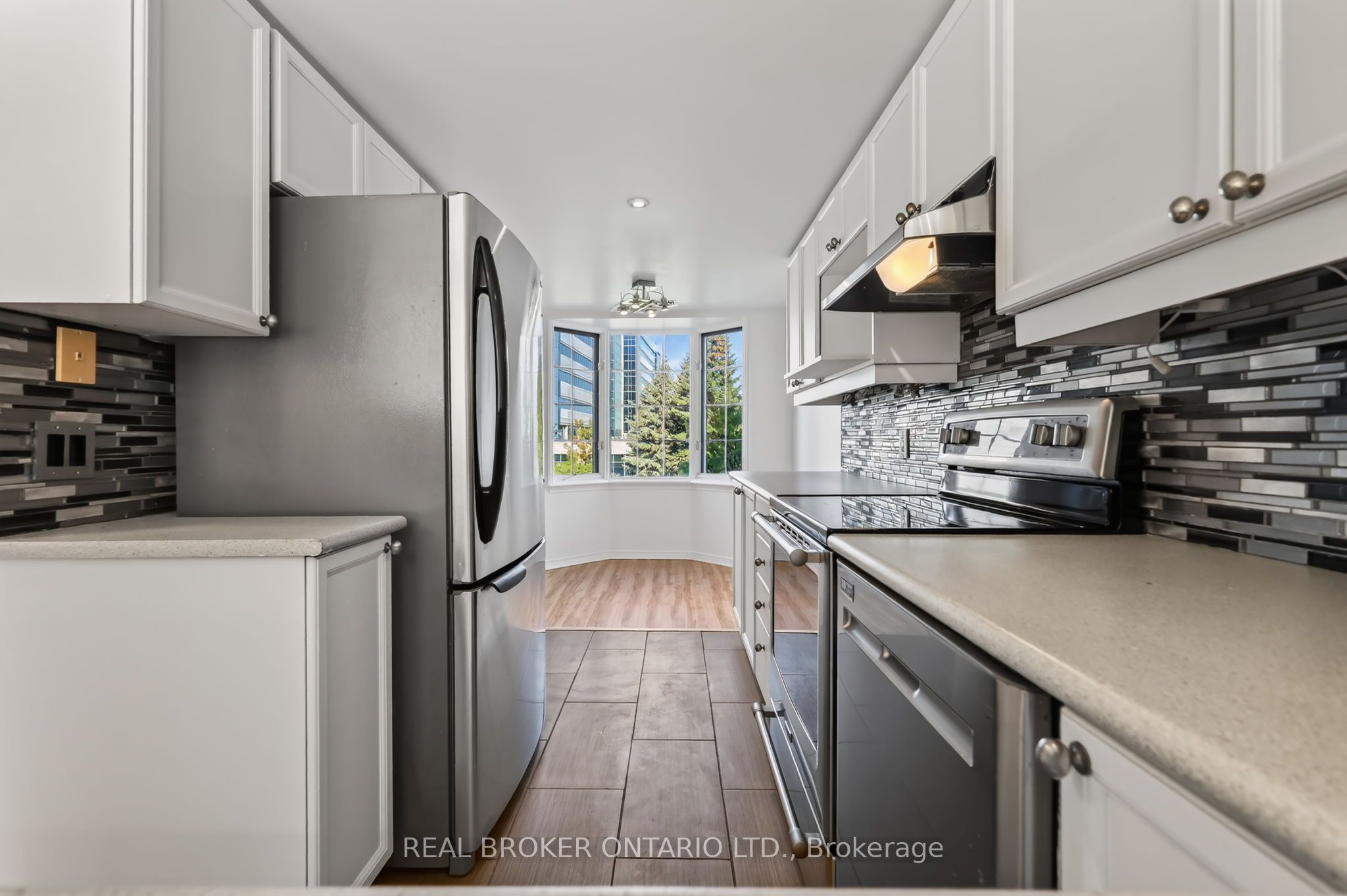 108 Centrepointe Drive G Property Photo 16
