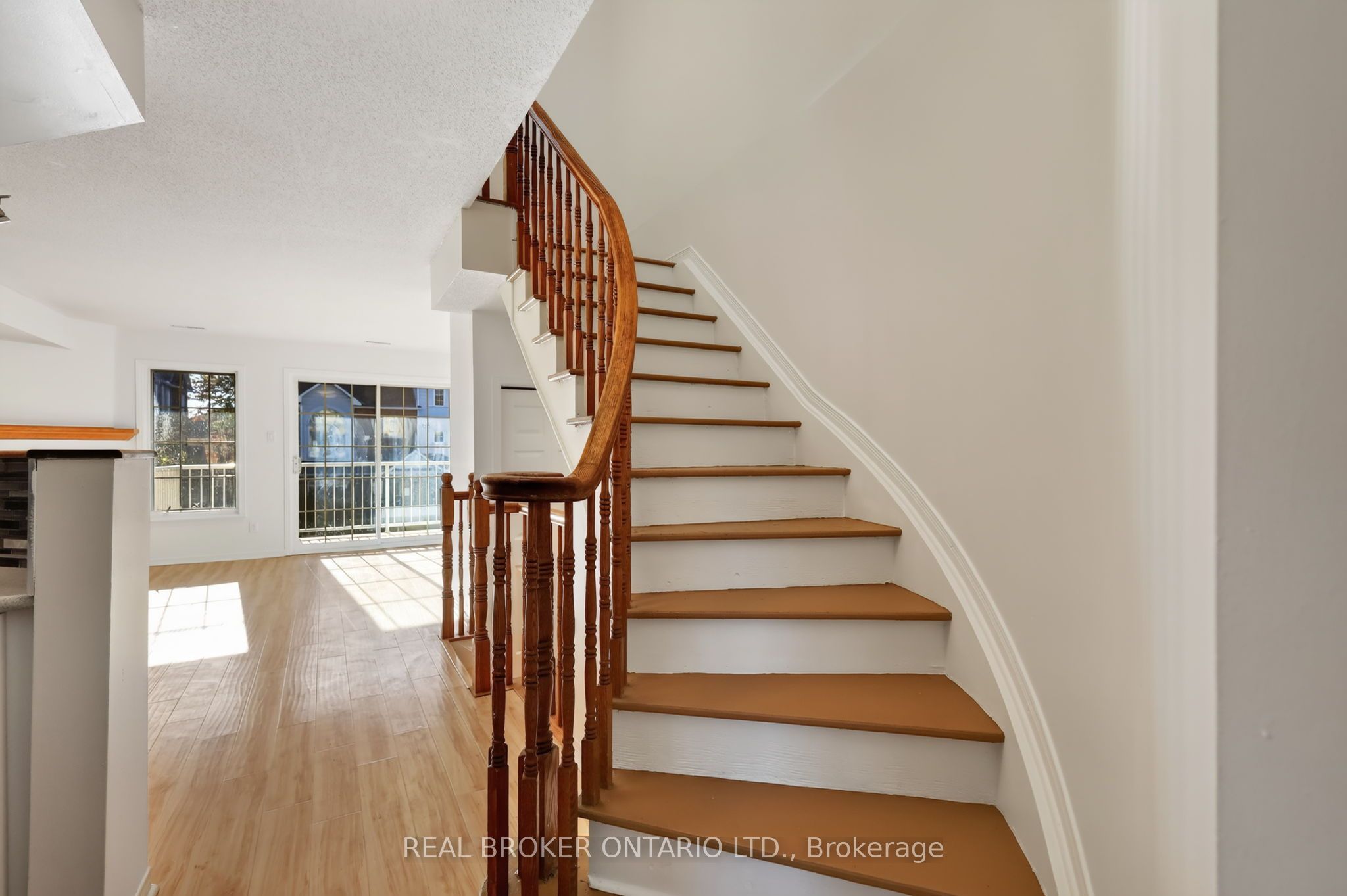 108 Centrepointe Drive G Property Photo 24