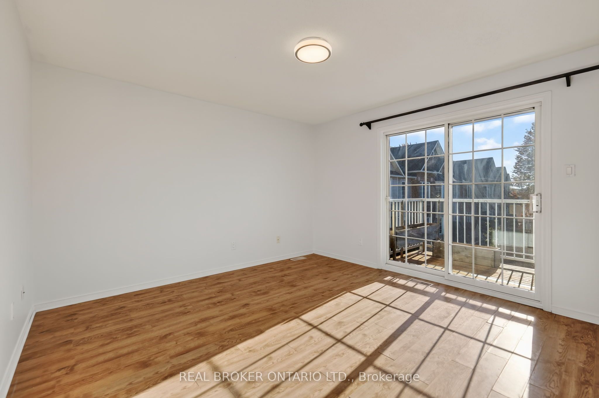 108 Centrepointe Drive G Property Photo 28