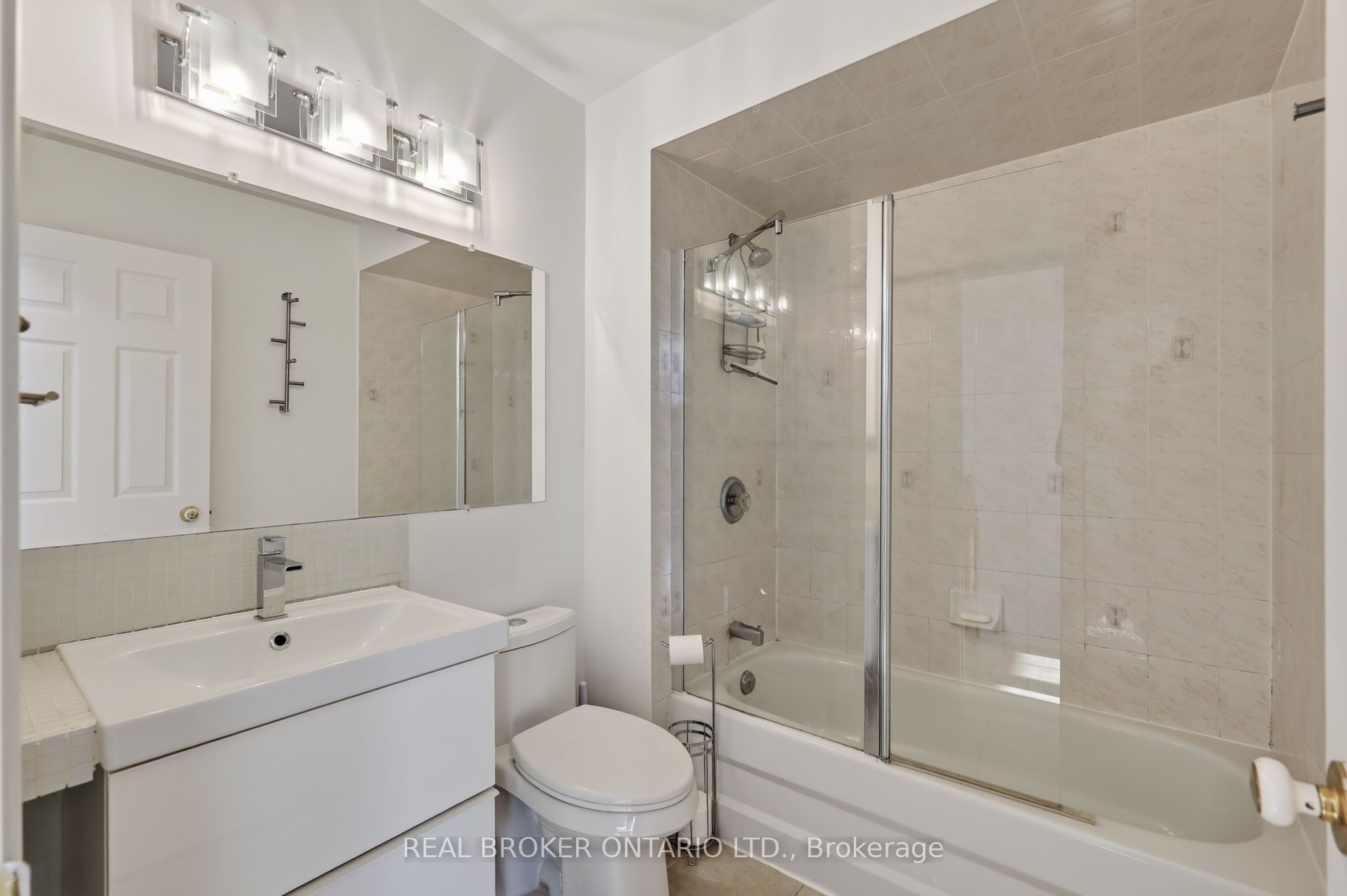 108 Centrepointe Drive G Property Photo 36