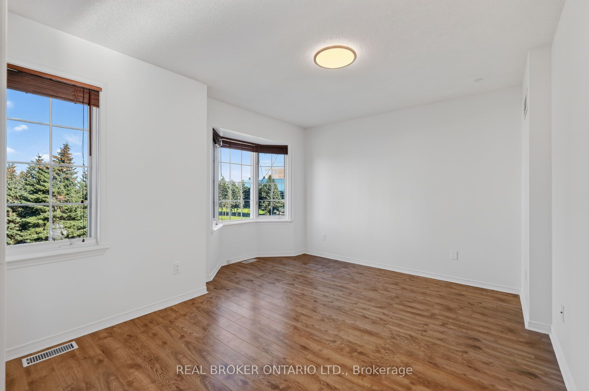 108 Centrepointe Drive G Property Photo 37