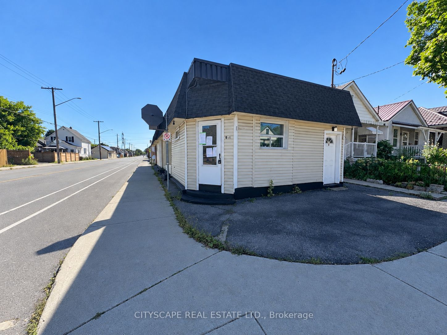 198 Tragina Avenue N Property Photo 1