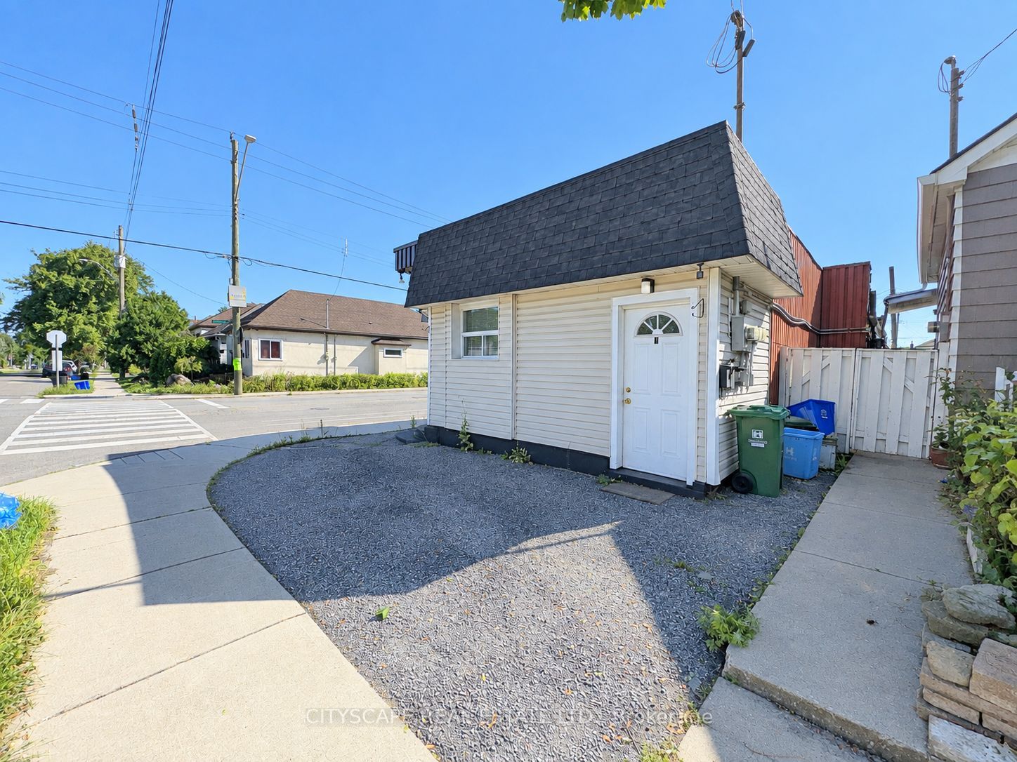 198 Tragina Avenue N Property Photo 4