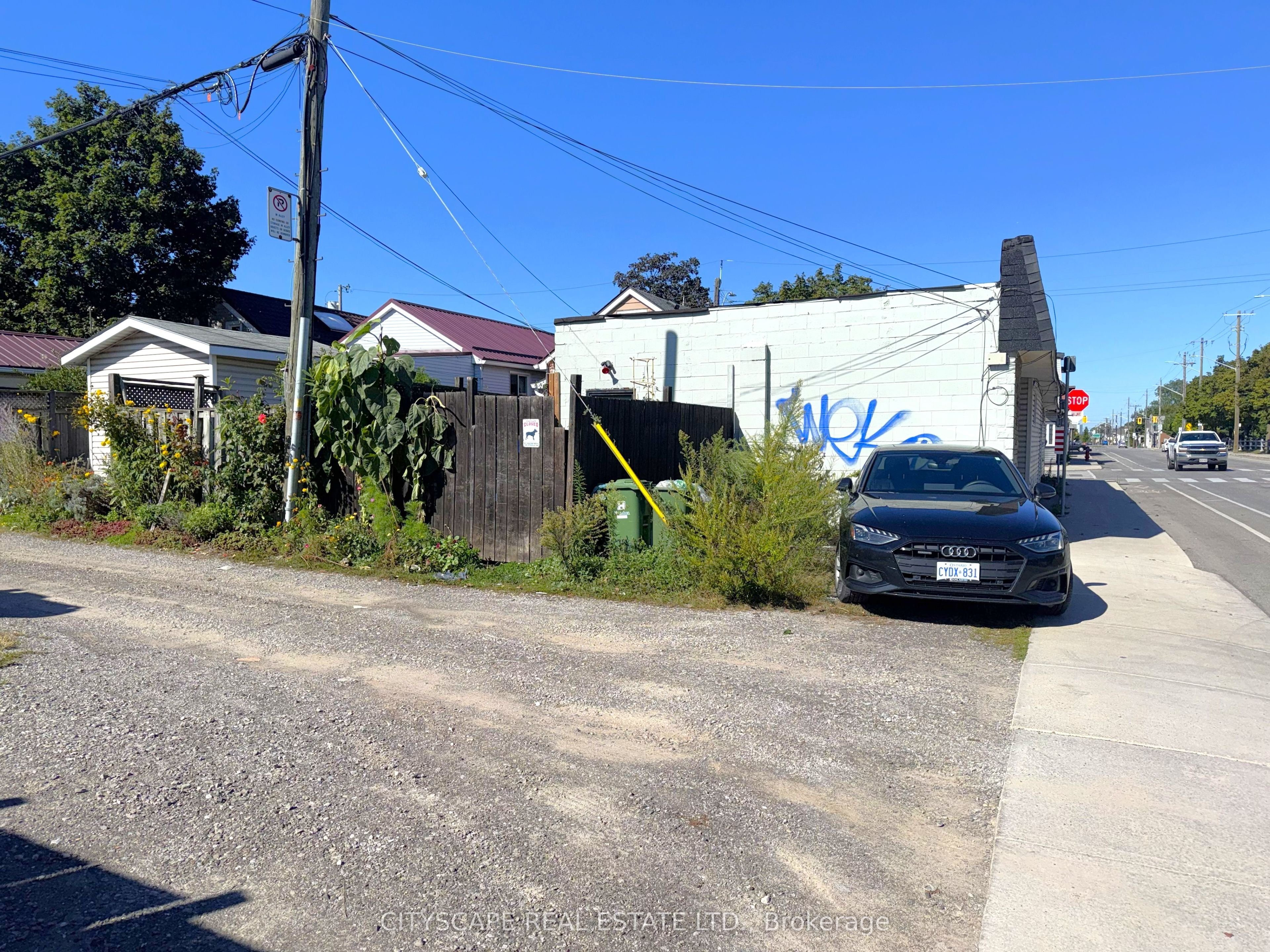 198 Tragina Avenue N Property Photo 6
