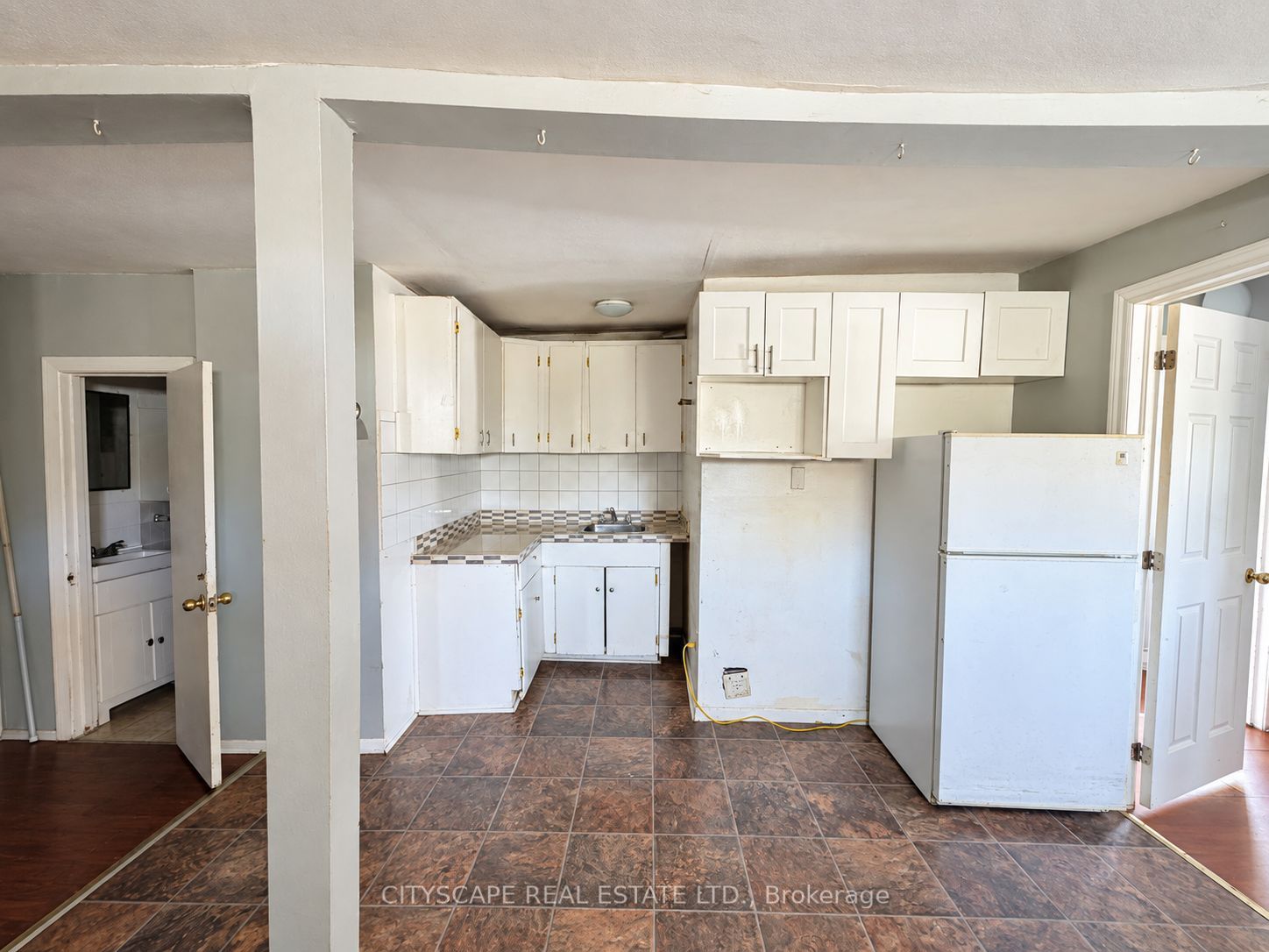 198 Tragina Avenue N Property Photo 13
