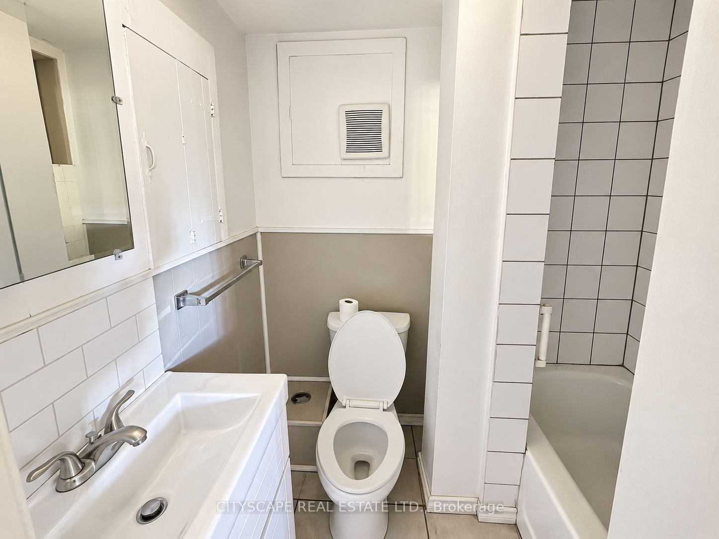 198 Tragina Avenue N Property Photo 19