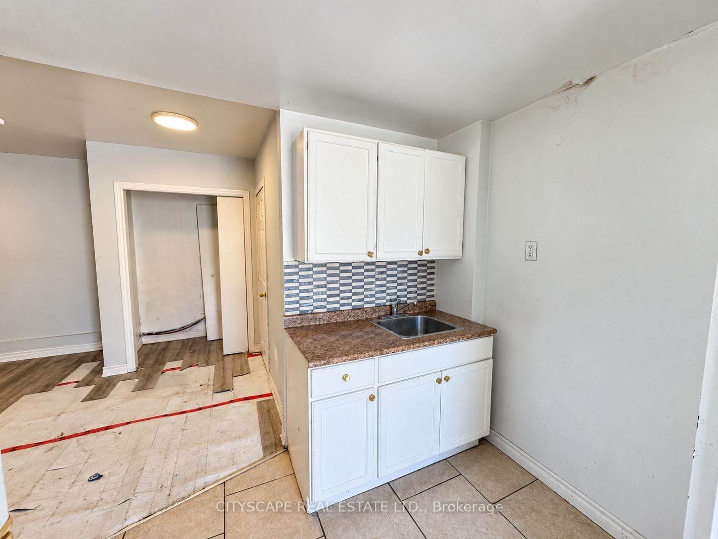 198 Tragina Avenue N Property Photo 25