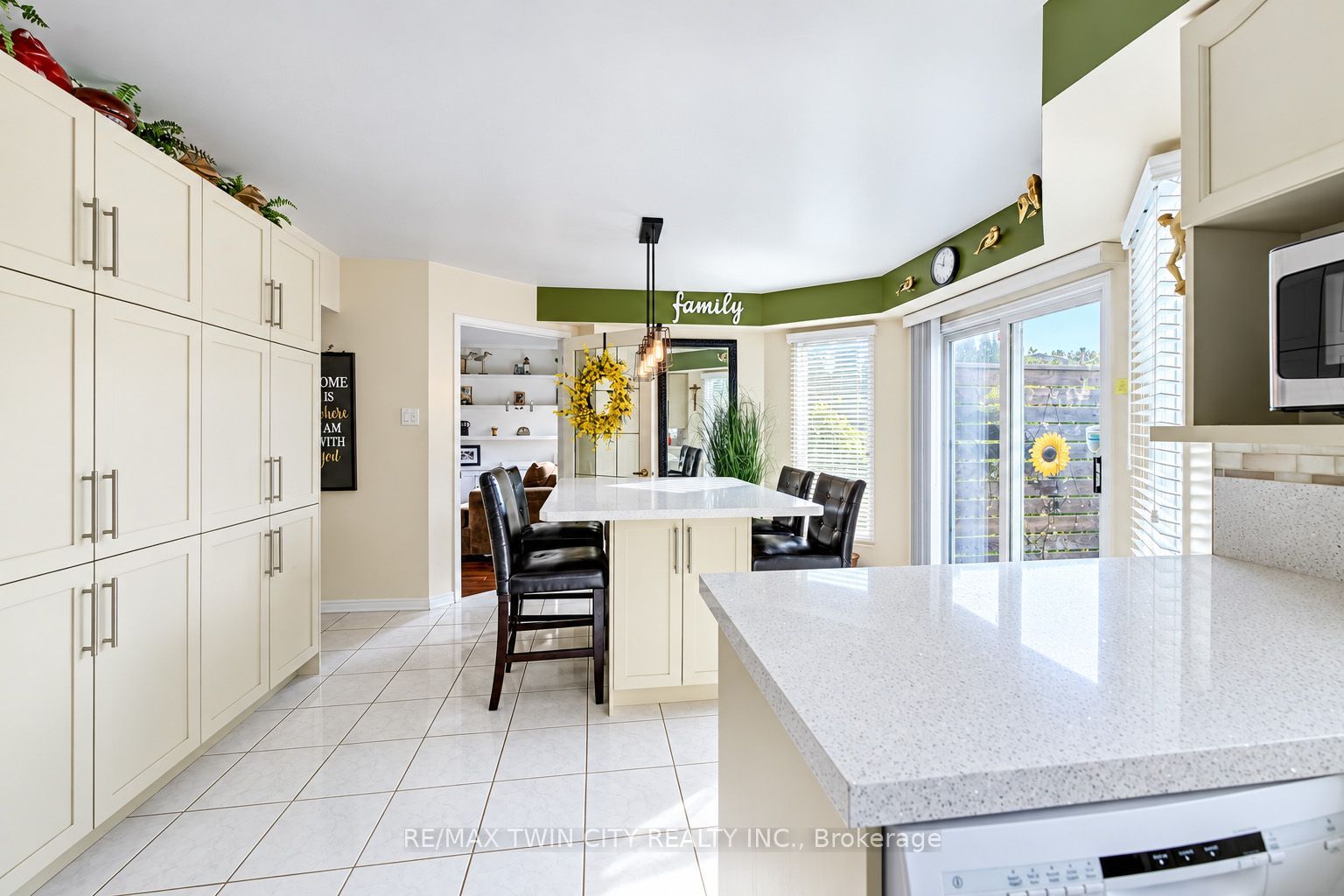 11 Peregrine Crescent Property Photo 12