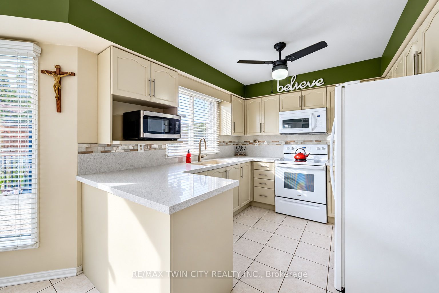 11 Peregrine Crescent Property Photo 15