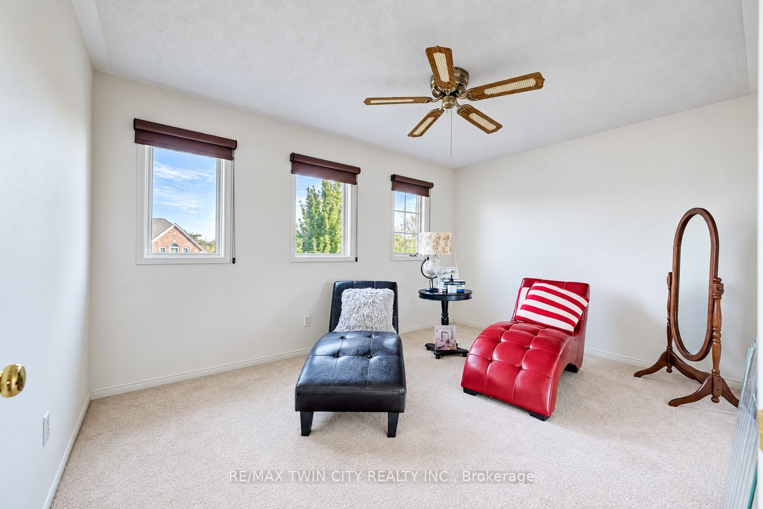 11 Peregrine Crescent Property Photo 29