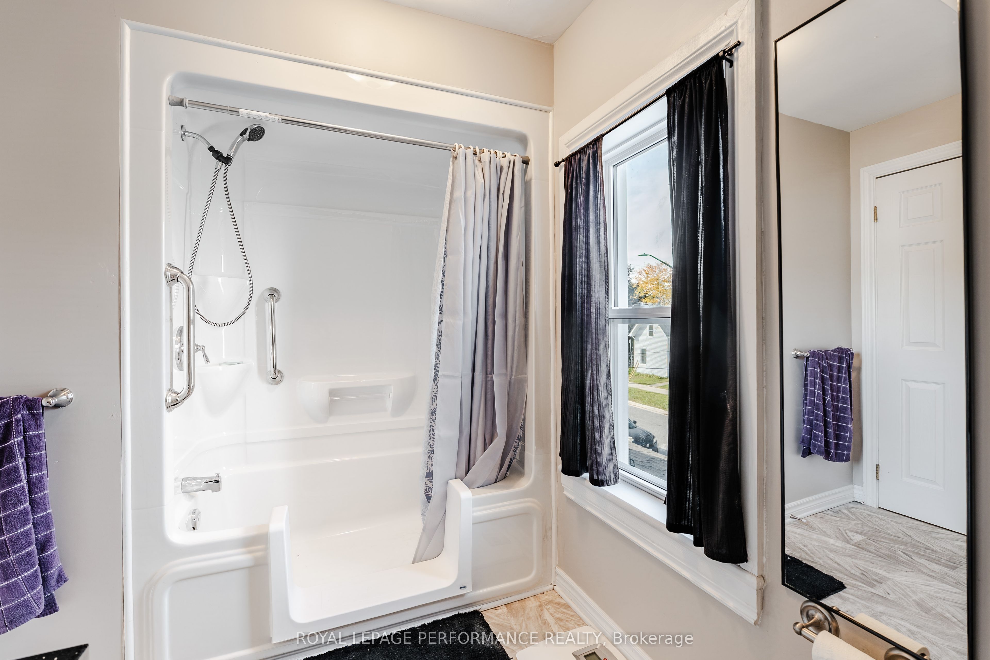 6 Whitehead Street Property Photo 28