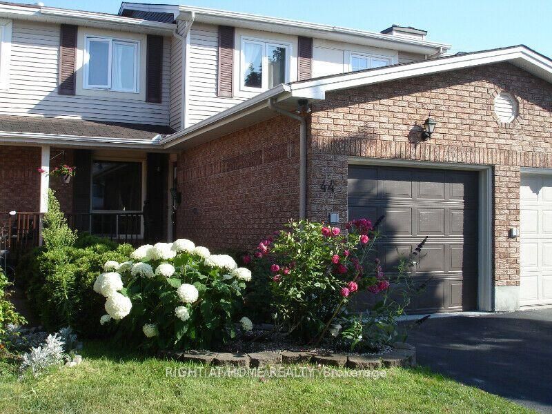 44 Burlington Crescent Property Photo 1