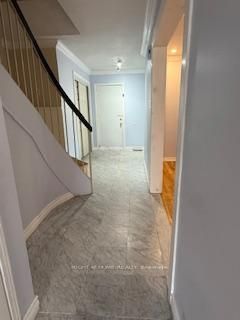 44 Burlington Crescent Property Photo 2