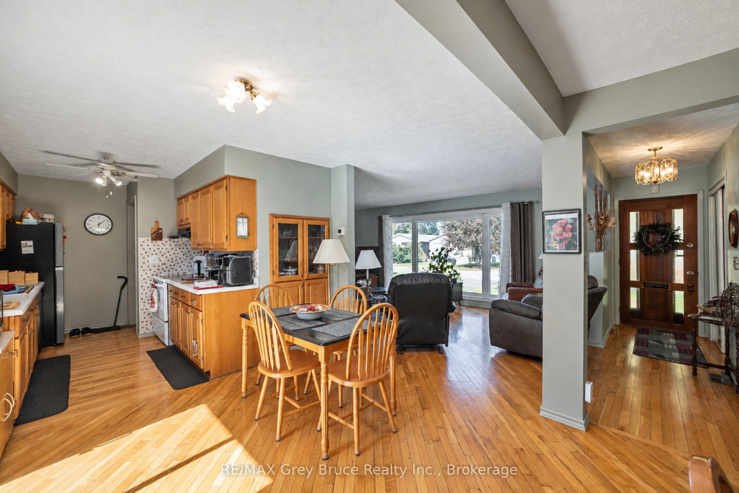 617 17th Street W Property Photo 11
