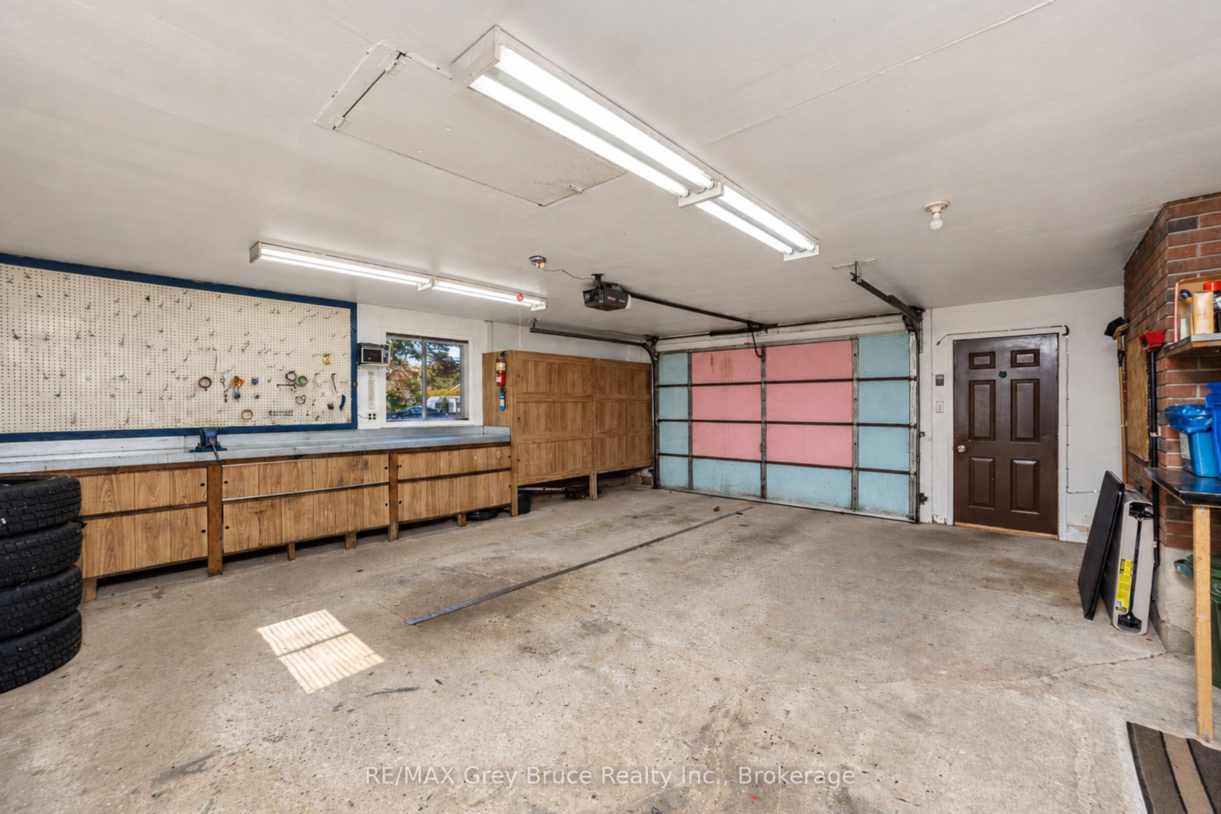 617 17th Street W Property Photo 24