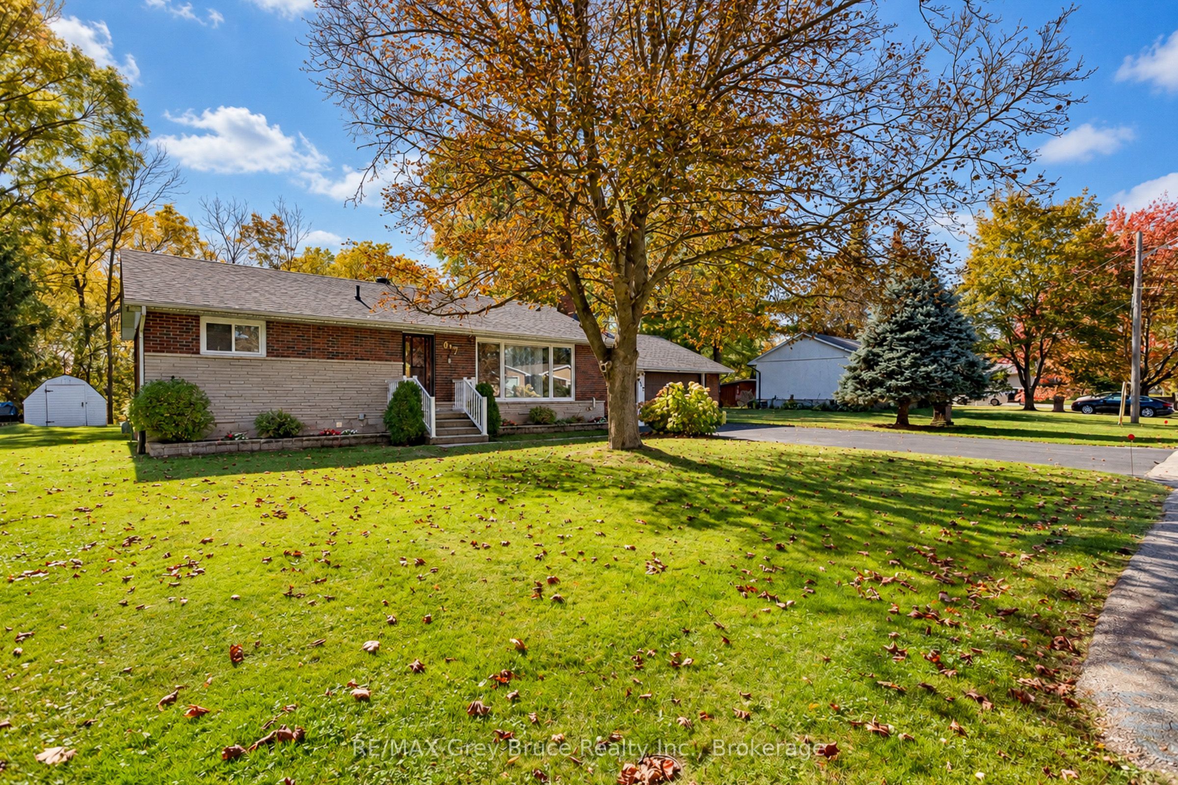 617 17th Street W Property Photo 45
