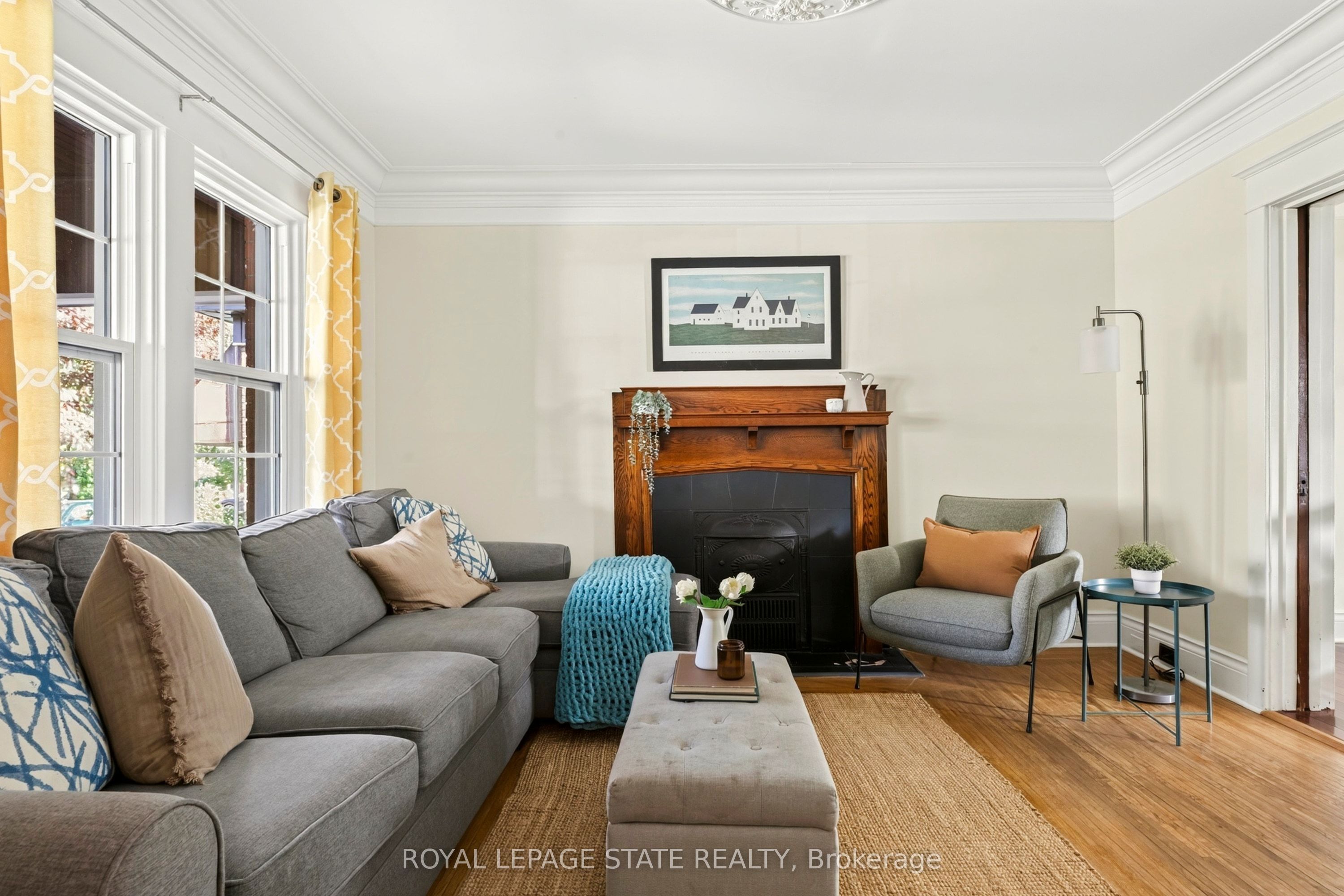 133 Rosslyn Avenue S Property Photo 9