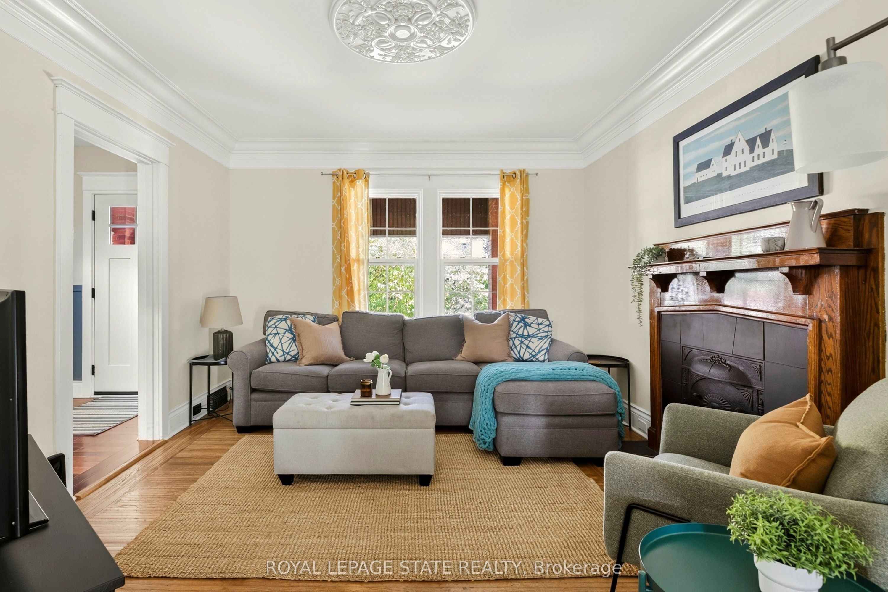 133 Rosslyn Avenue S Property Photo 11