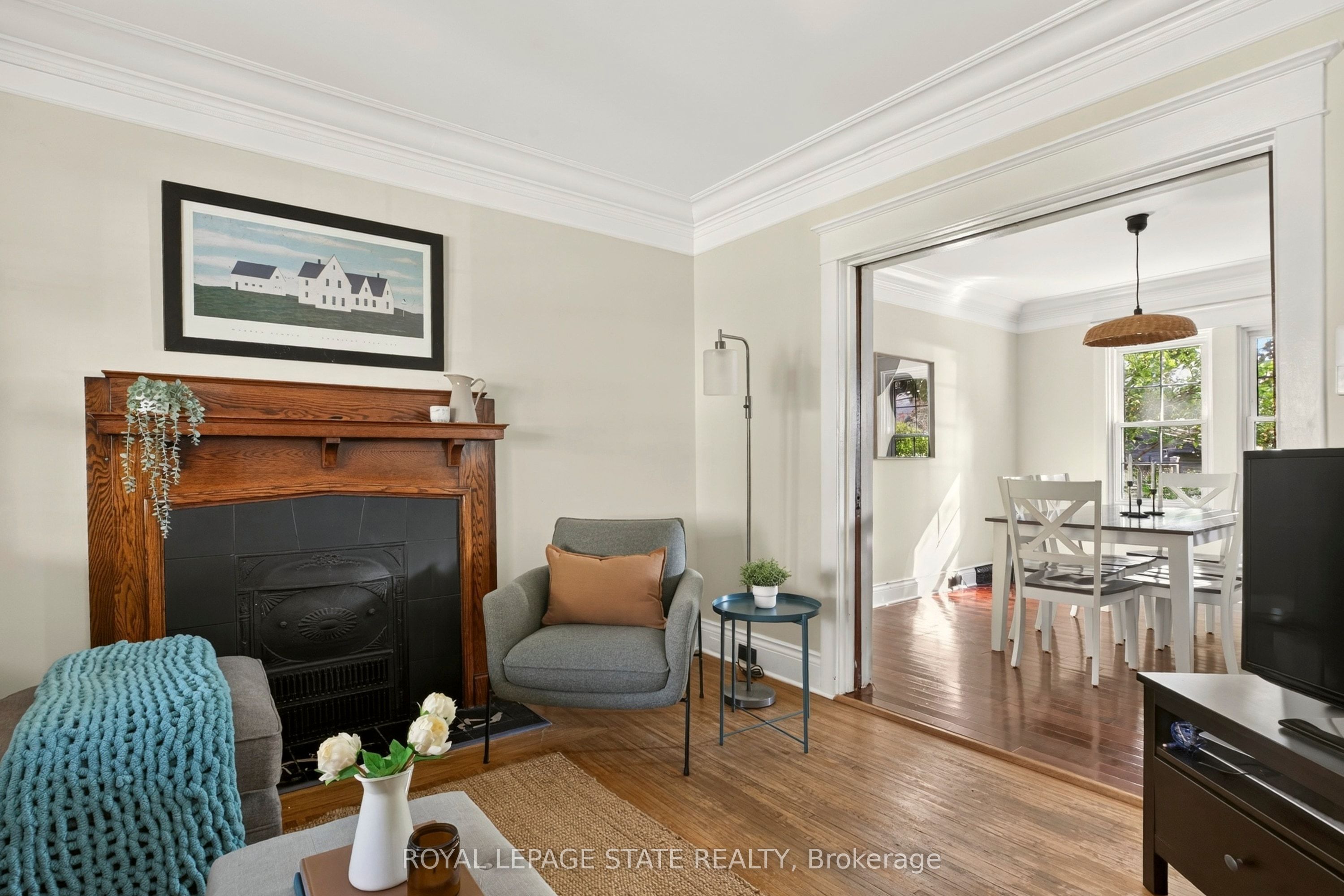 133 Rosslyn Avenue S Property Photo 13