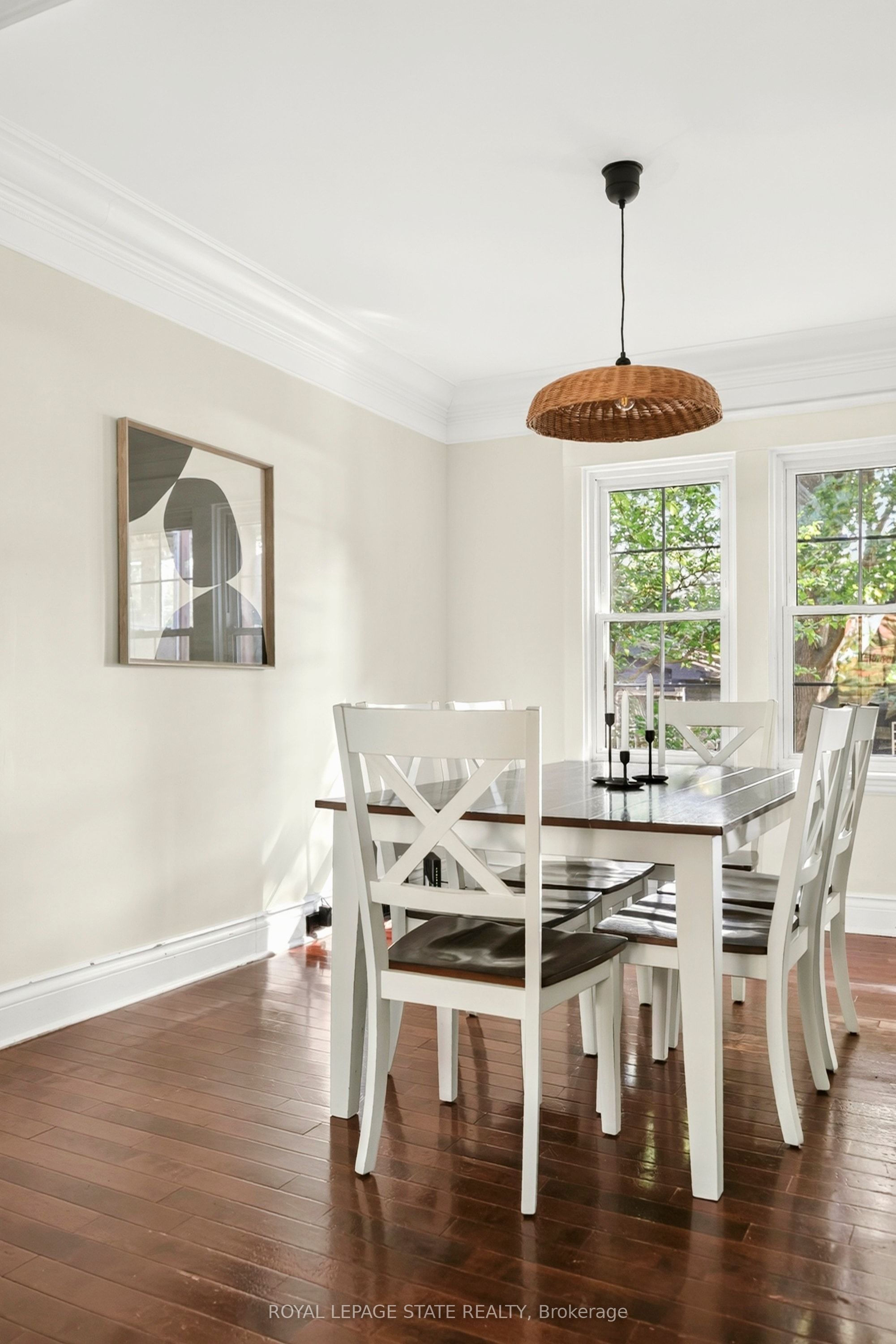 133 Rosslyn Avenue S Property Photo 15